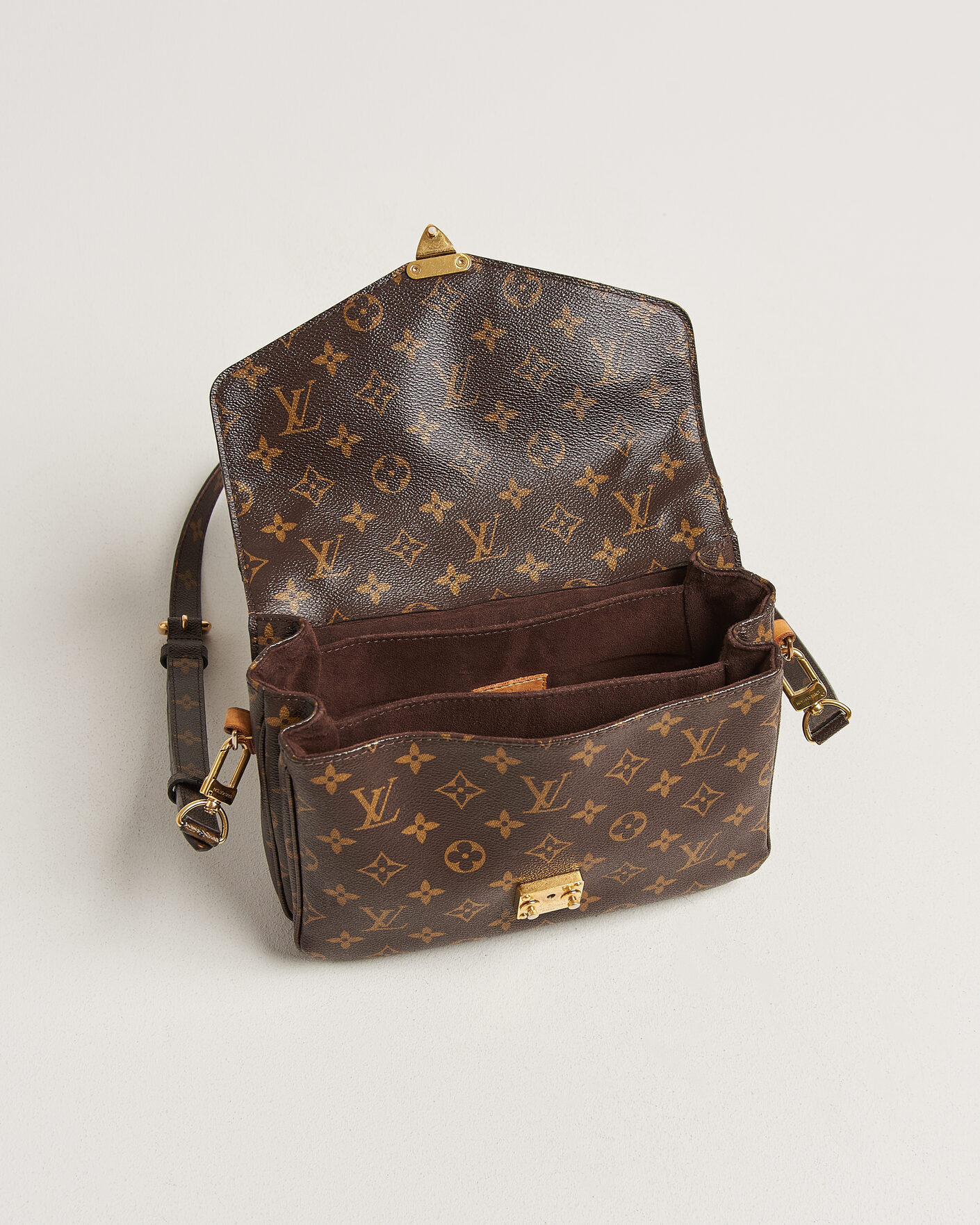 Herr | Pre-Owned & Vintage Bags | Louis Vuitton Pre-Owned | Pochette Métis Monogram