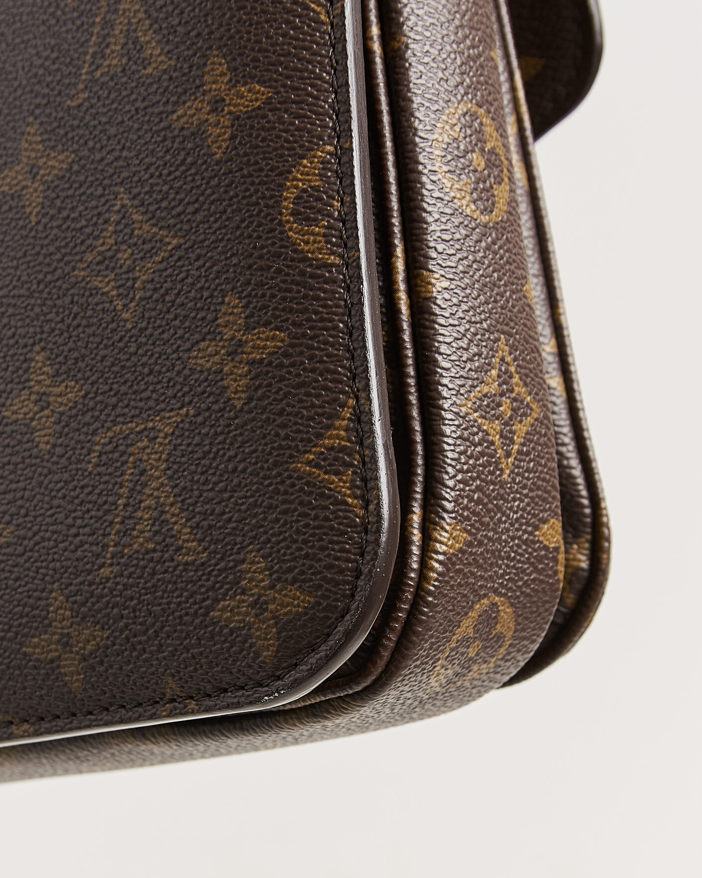 Herr | Pre-Owned & Vintage Bags | Louis Vuitton Pre-Owned | Pochette Métis Monogram