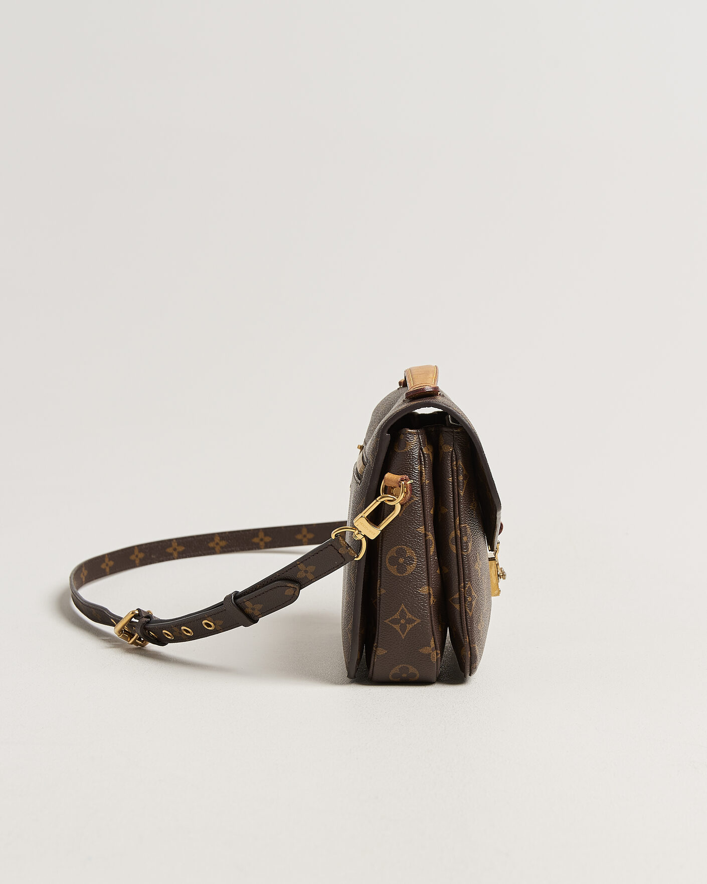 Herr | Pre-Owned & Vintage Bags | Louis Vuitton Pre-Owned | Pochette Métis Monogram