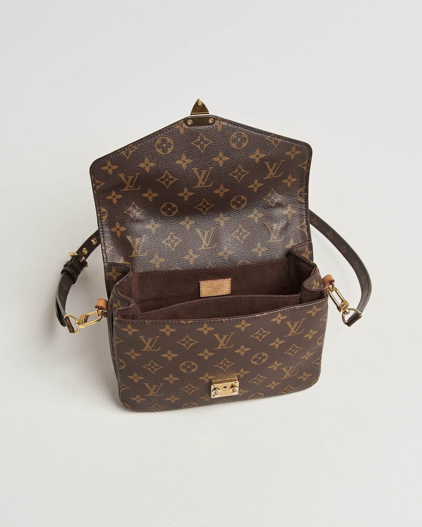 Herr | Pre-Owned & Vintage Bags | Louis Vuitton Pre-Owned | Pochette Métis Monogram