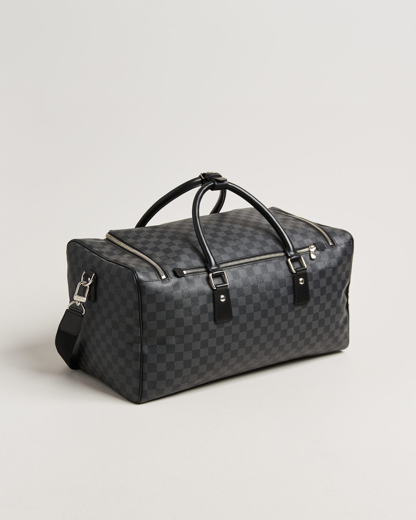 Herr | Pre-Owned & Vintage Bags | Louis Vuitton Pre-Owned | Roadster 50 Damier Graphite