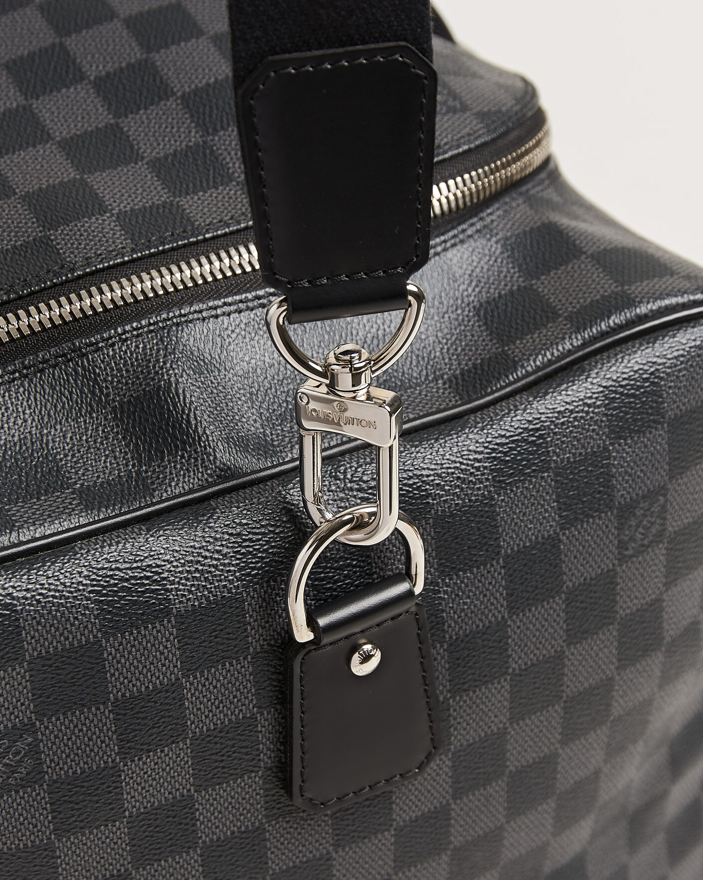 Herr | Pre-Owned & Vintage Bags | Louis Vuitton Pre-Owned | Roadster 50 Damier Graphite