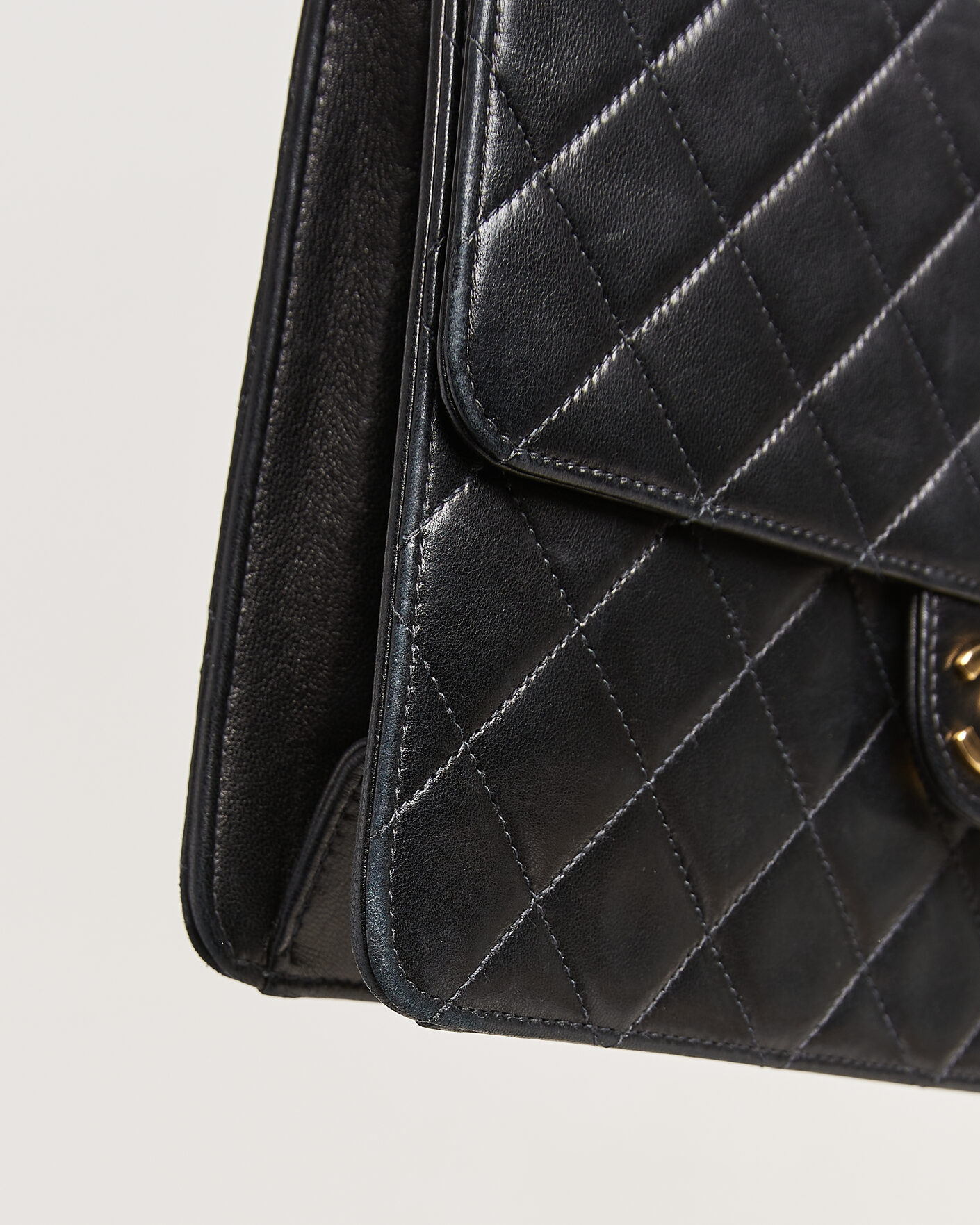 Herr | Pre-Owned & Vintage Bags | Chanel Pre-Owned | Single Flap Bag Black