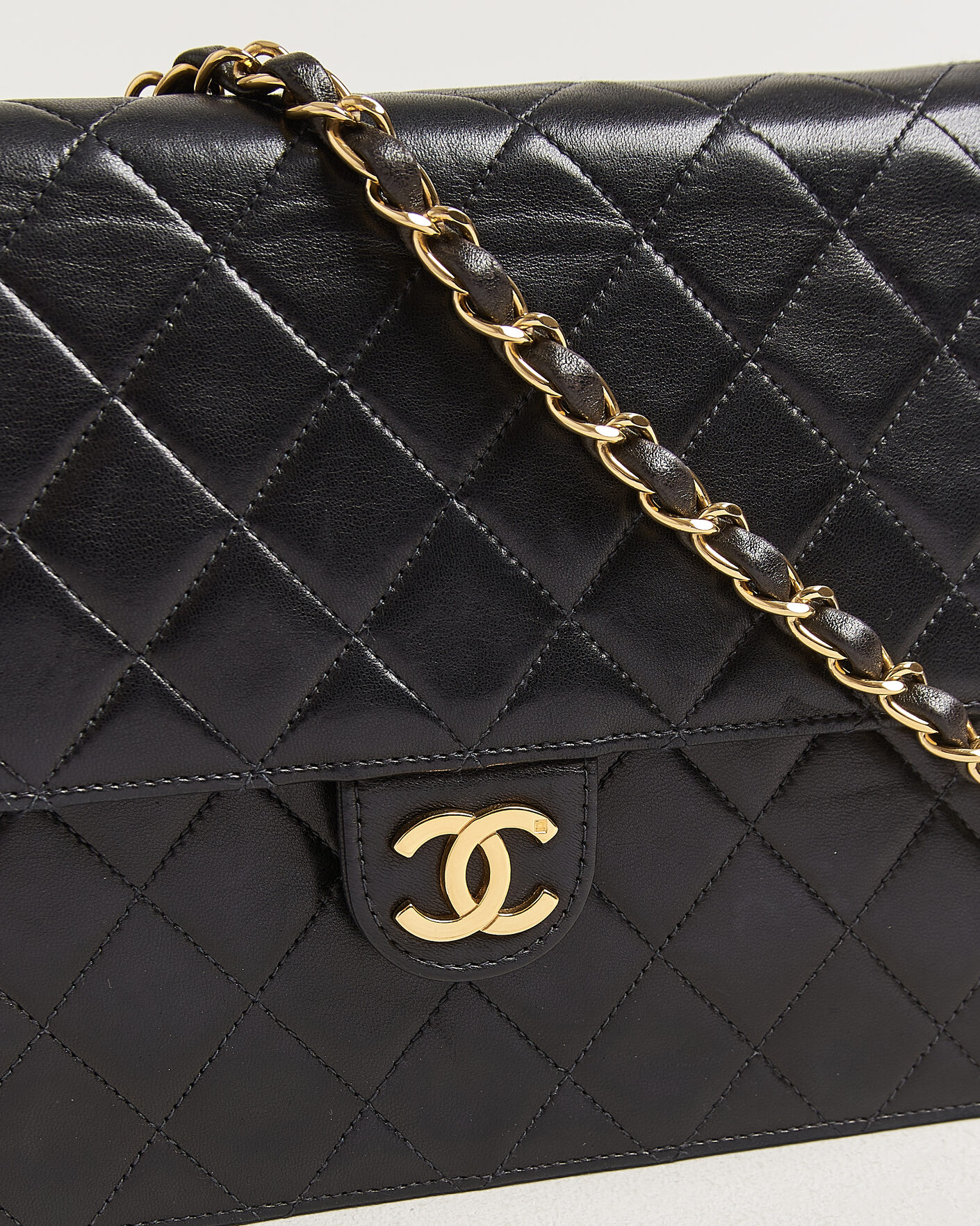 Herr | Pre-Owned & Vintage Bags | Chanel Pre-Owned | Single Flap Bag Black