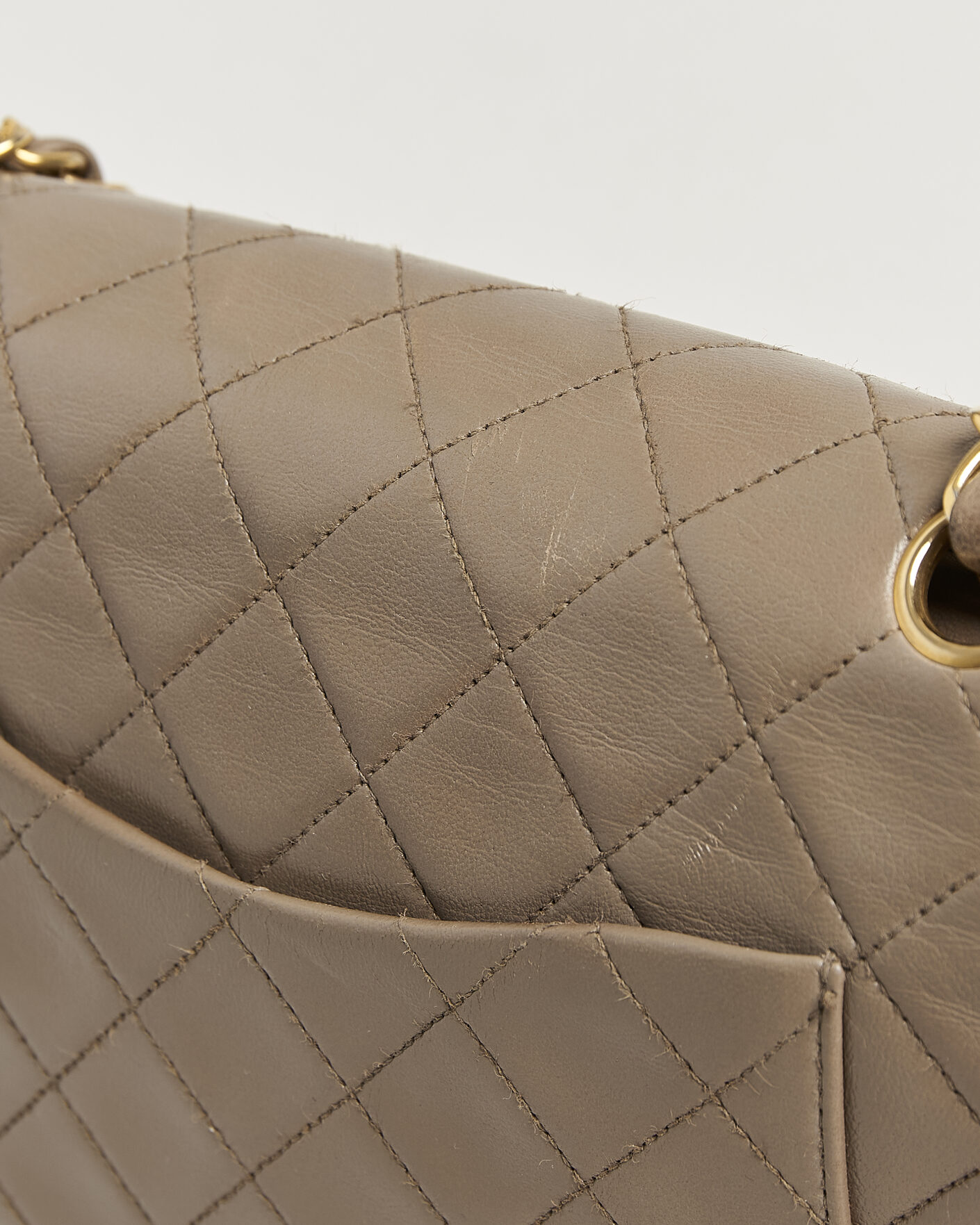 Herr | Pre-Owned & Vintage Bags | Chanel Pre-Owned | Classic Medium Double Flap Bag Lambskin Beige