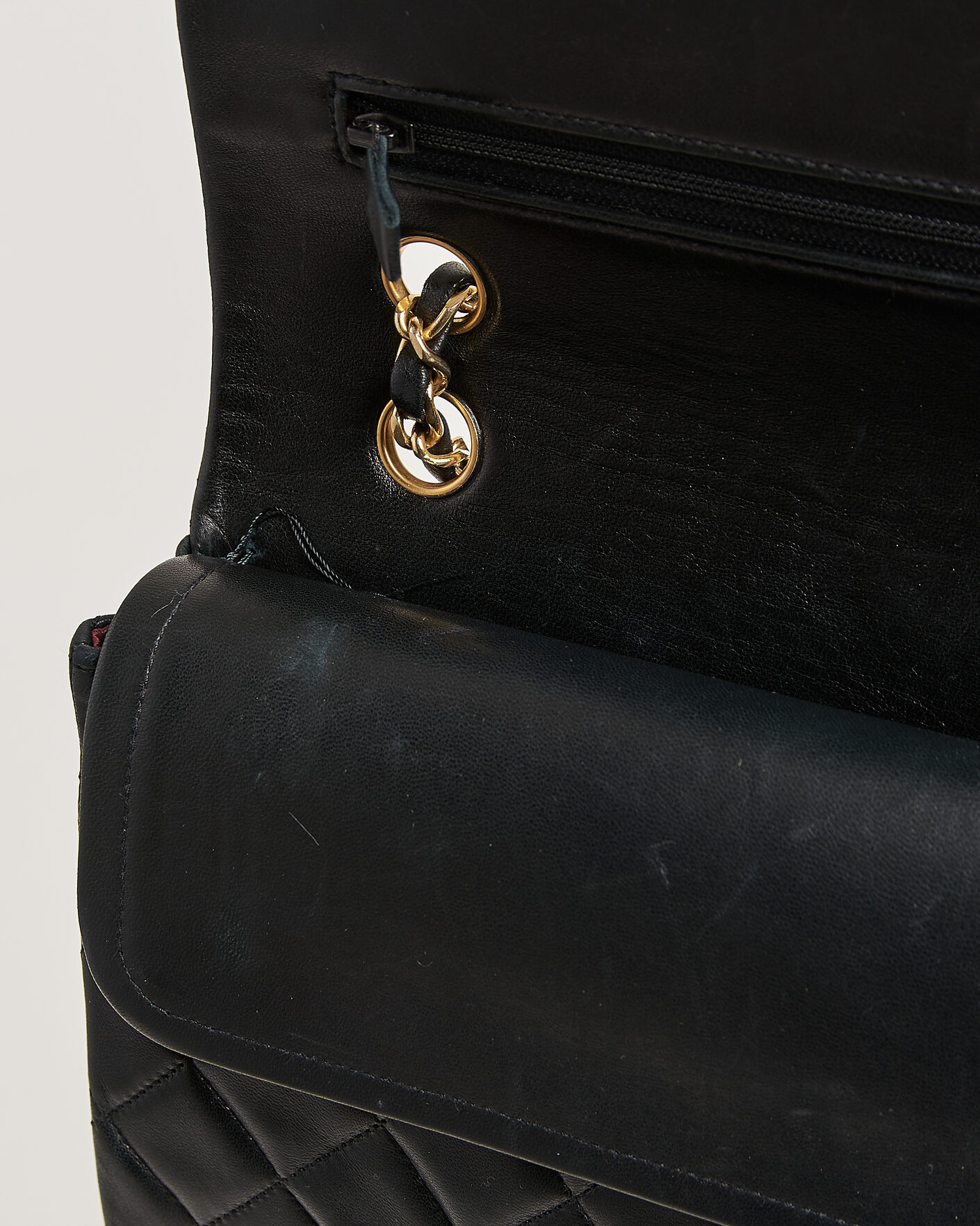 Herr | Pre-Owned & Vintage Bags | Chanel Pre-Owned | Classic Medium Double Flap Bag Lambskin Black