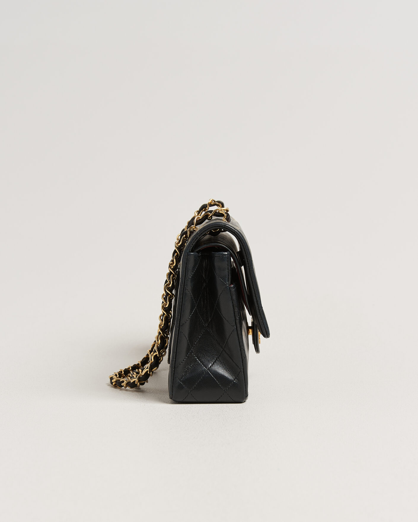 Herr | Pre-Owned & Vintage Bags | Chanel Pre-Owned | Classic Medium Double Flap Bag Lambskin Black