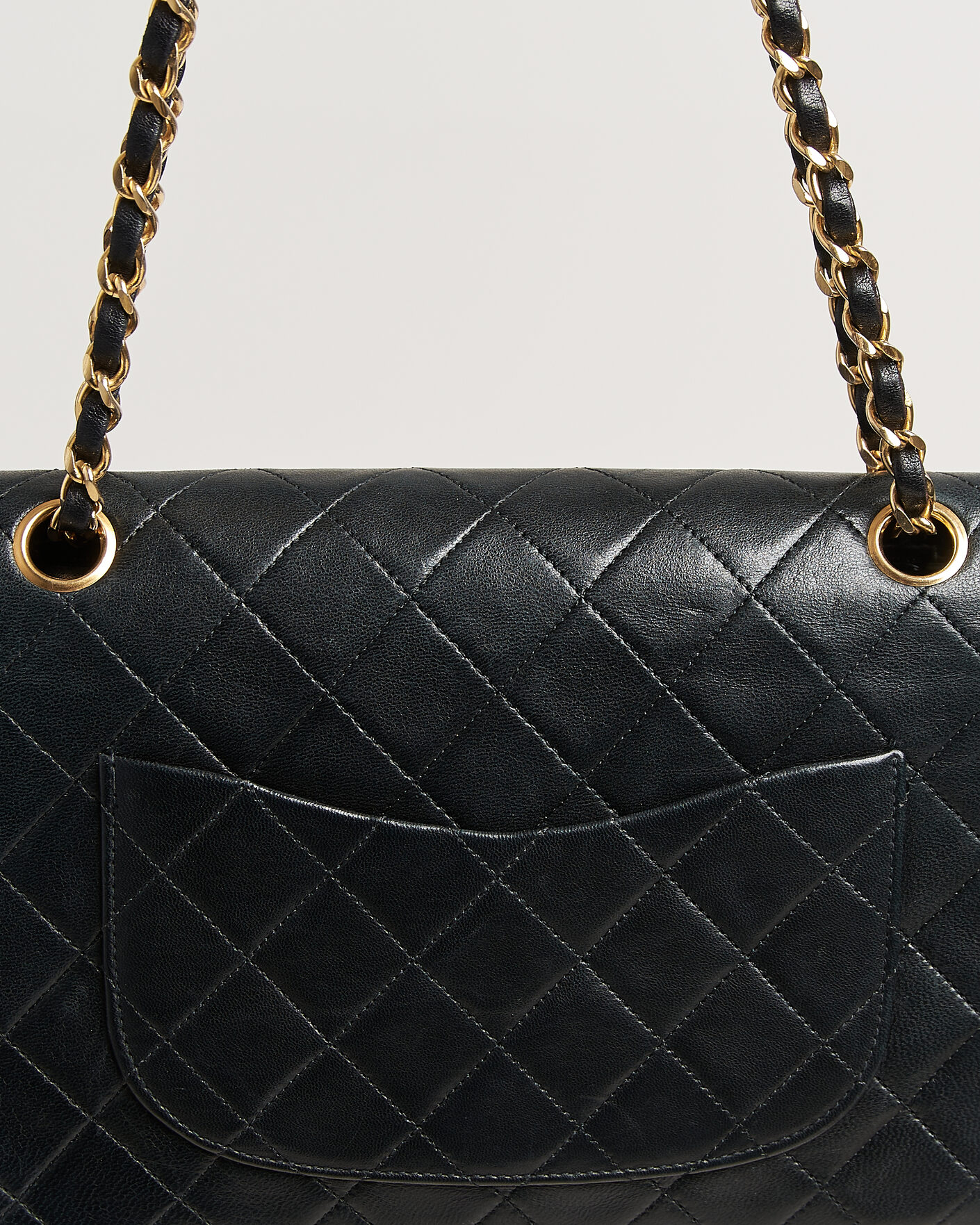 Herr | Pre-Owned & Vintage Bags | Chanel Pre-Owned | Classic Medium Double Flap Bag Lambskin Black