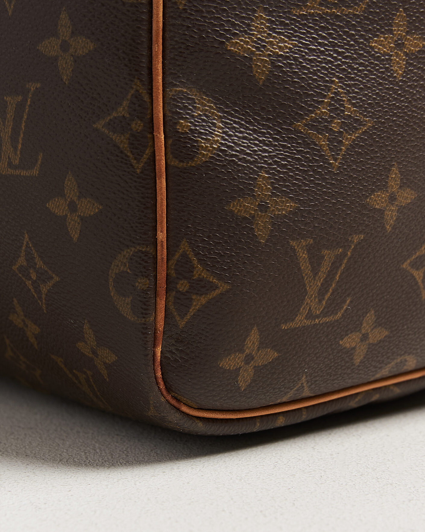 Herr | Pre-Owned & Vintage Bags | Louis Vuitton Pre-Owned | Keepall Bandouliére 55 Monogram