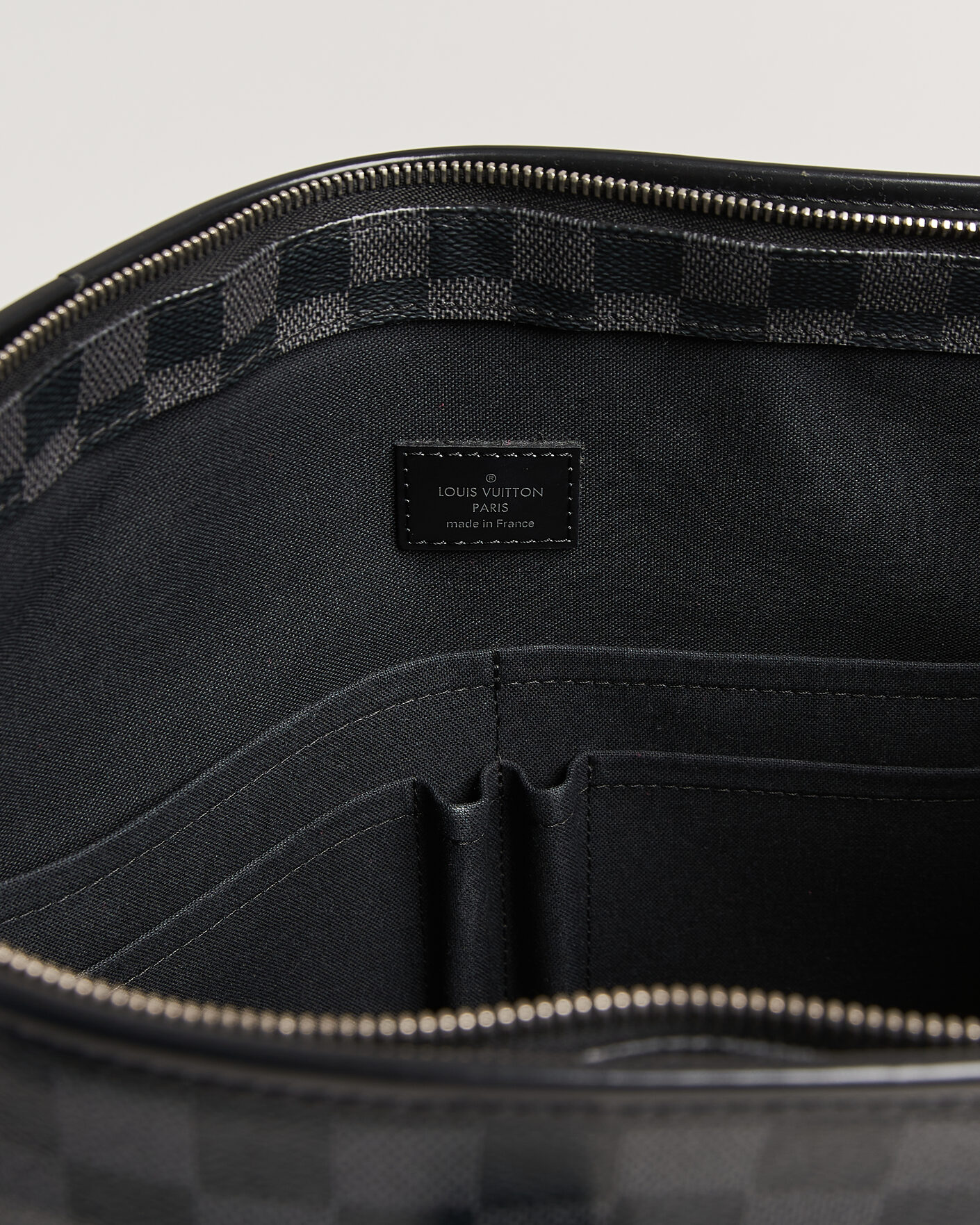 Herr | Pre-Owned & Vintage Bags | Louis Vuitton Pre-Owned | Tadao Tote bag PM Damier Graphite