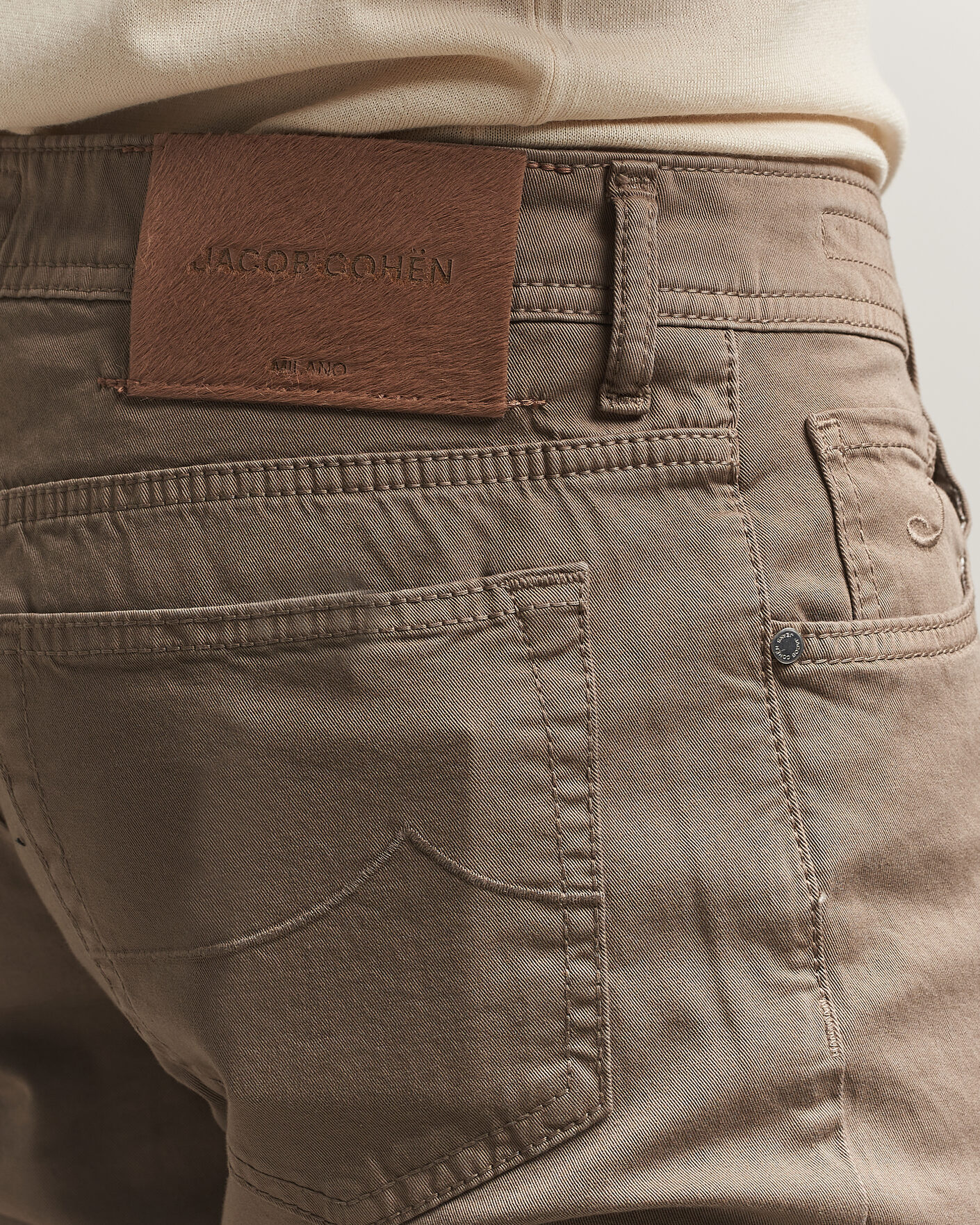 Herr | Byxor | Jacob Cohën | Bard Garment Dyed Gabardine Trousers Khaki Beige