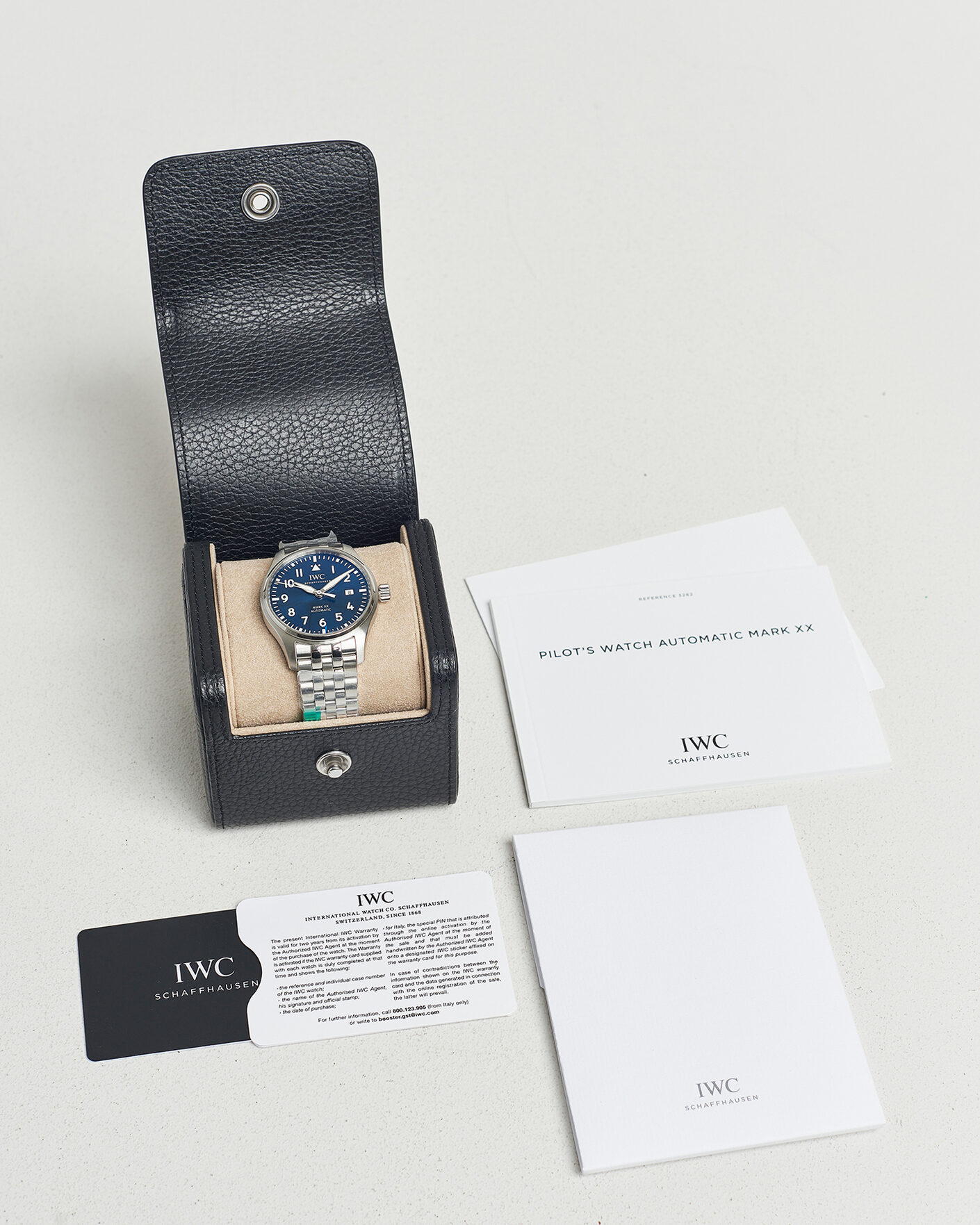 Herr | Pre-Owned & Vintage Watches | IWC Pre-Owned | Pilot's Watch Mark XX  