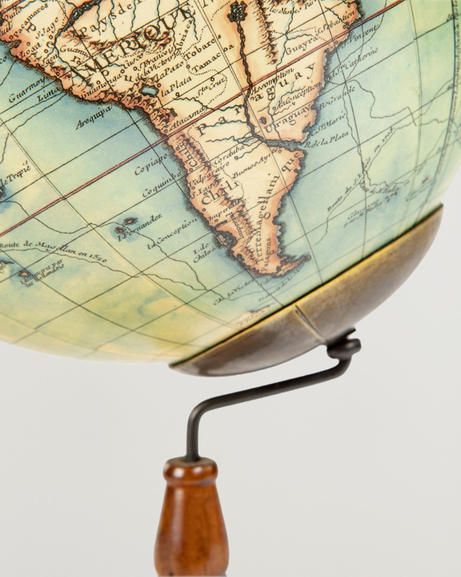 Herr | Till hemmet | Authentic Models | Vaugondy Globe