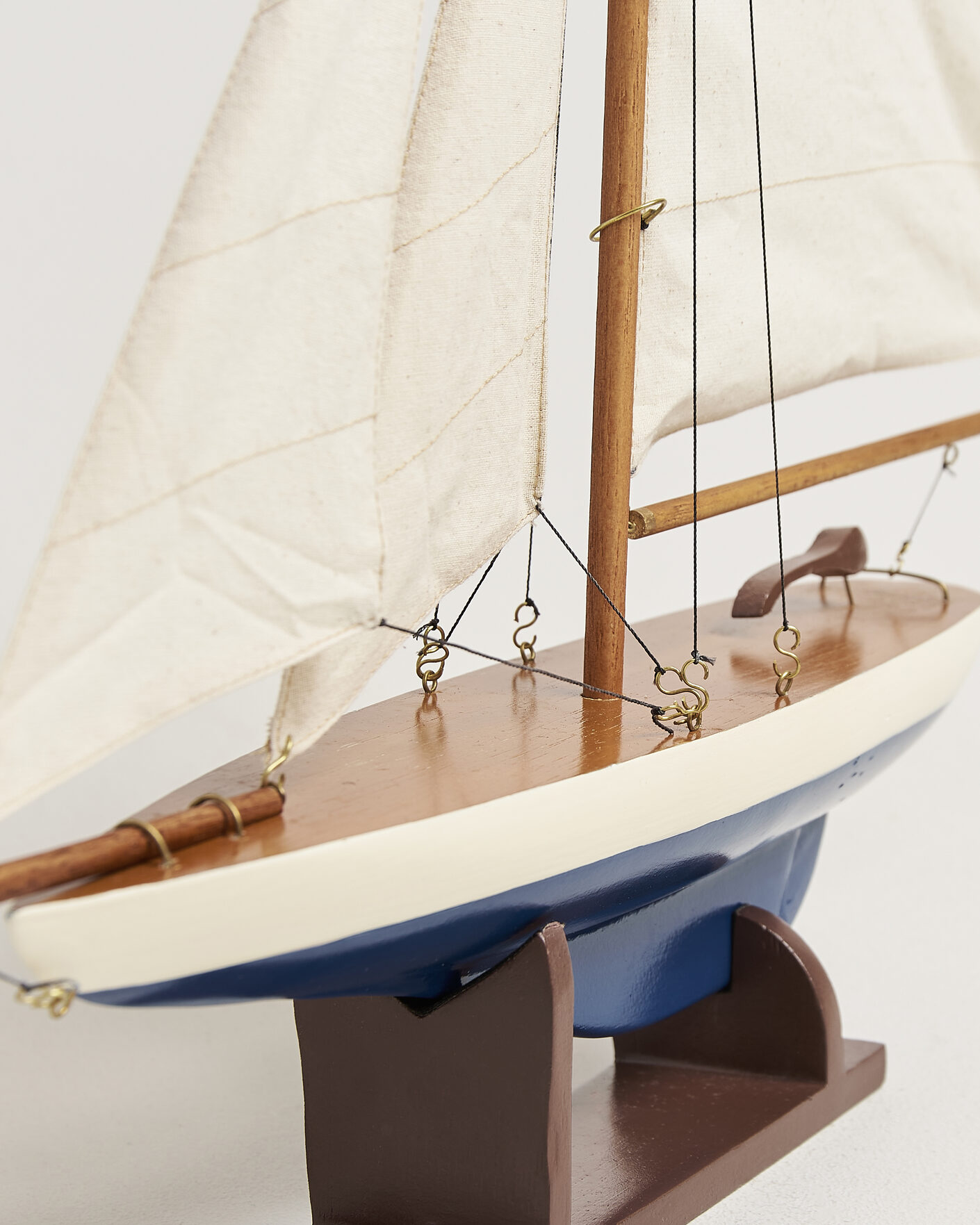 Herr | Till hemmet | Authentic Models | Mini Pond Yachts