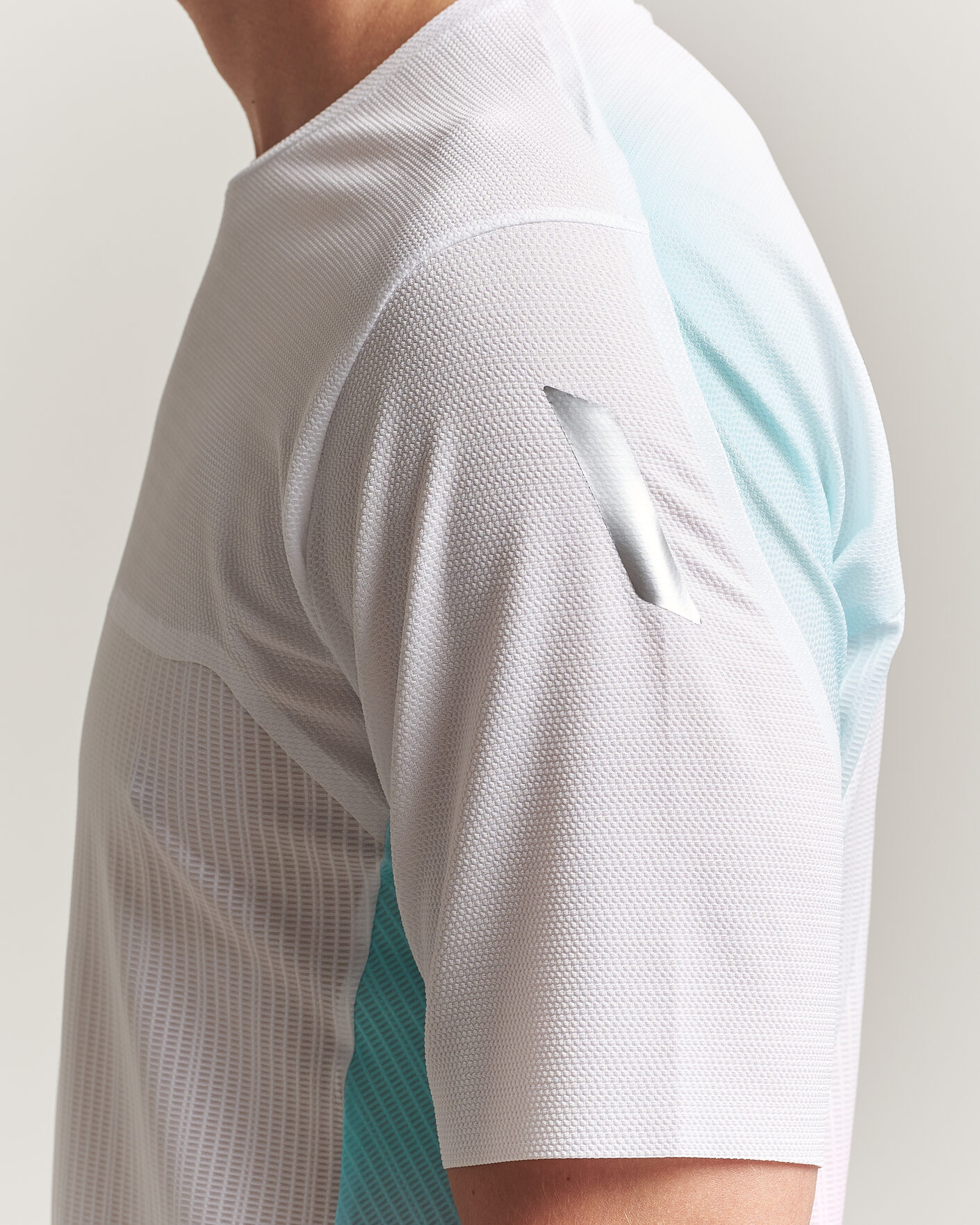 Herr | T-Shirts | SOAR Running | Hot Weather Tee White/Blue