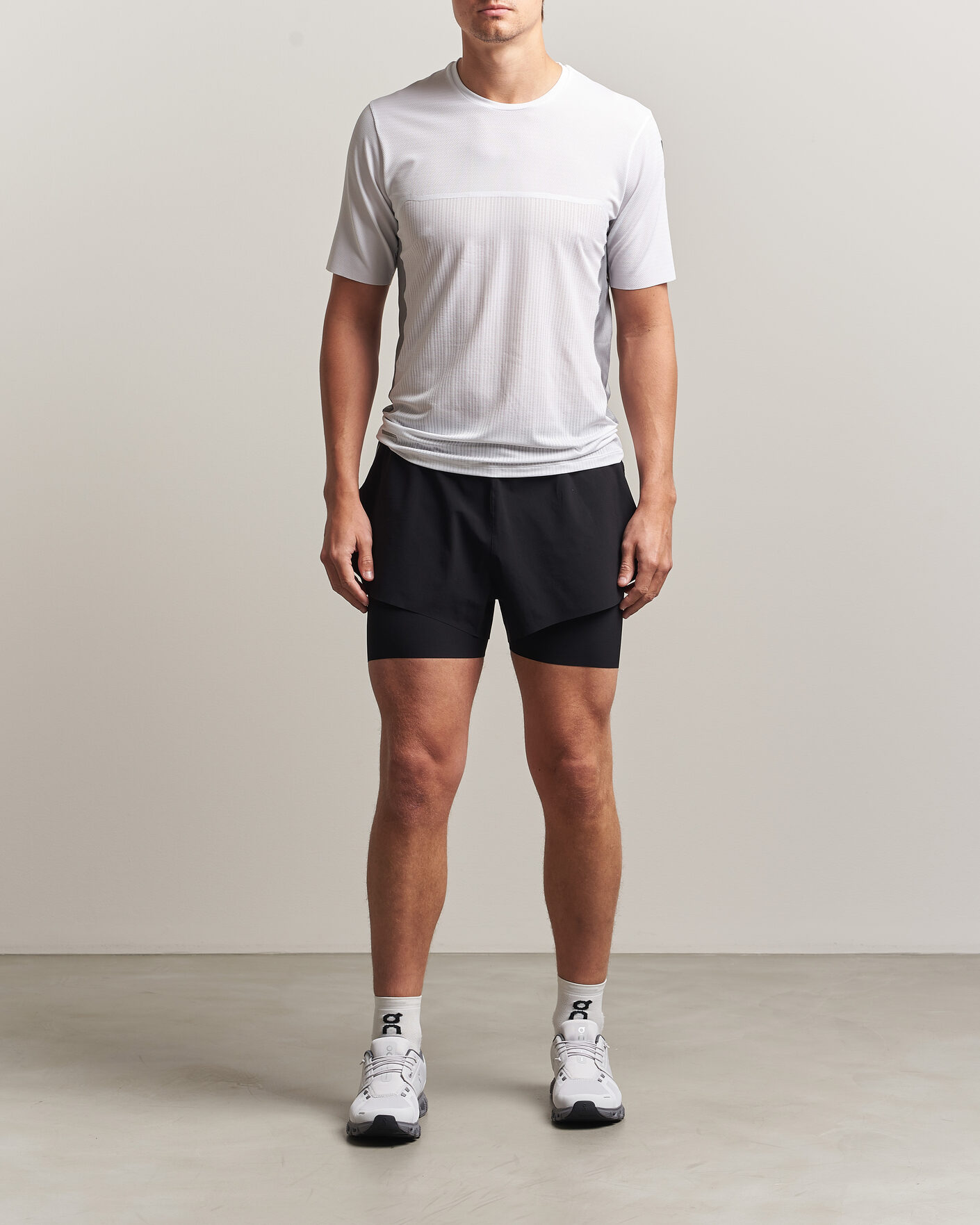 Herr | T-Shirts | SOAR Running | Hot Weather Tee White/Silver