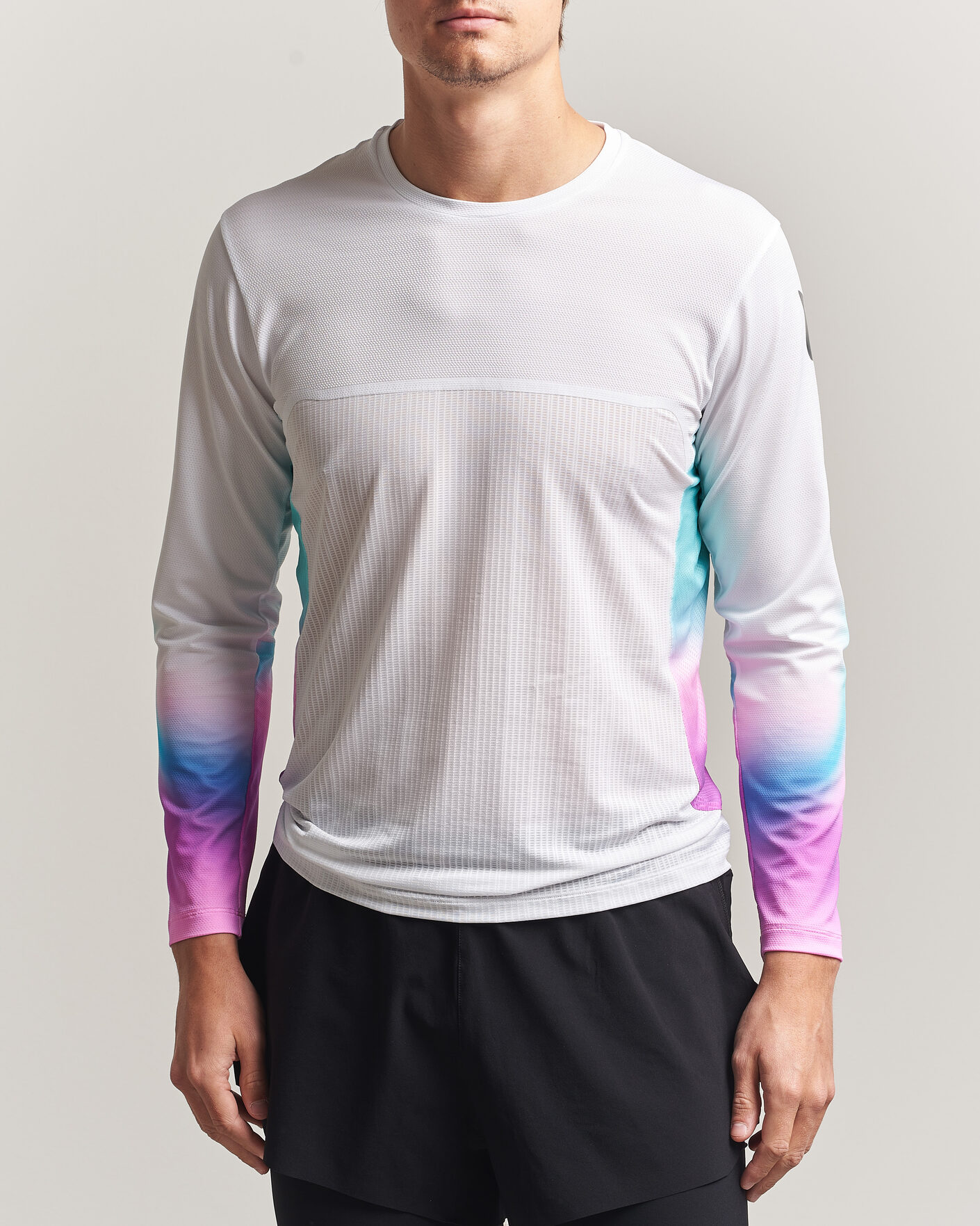 Herr | T-Shirts | SOAR Running | Hot Weather Long Sleeve Tee White/Blue