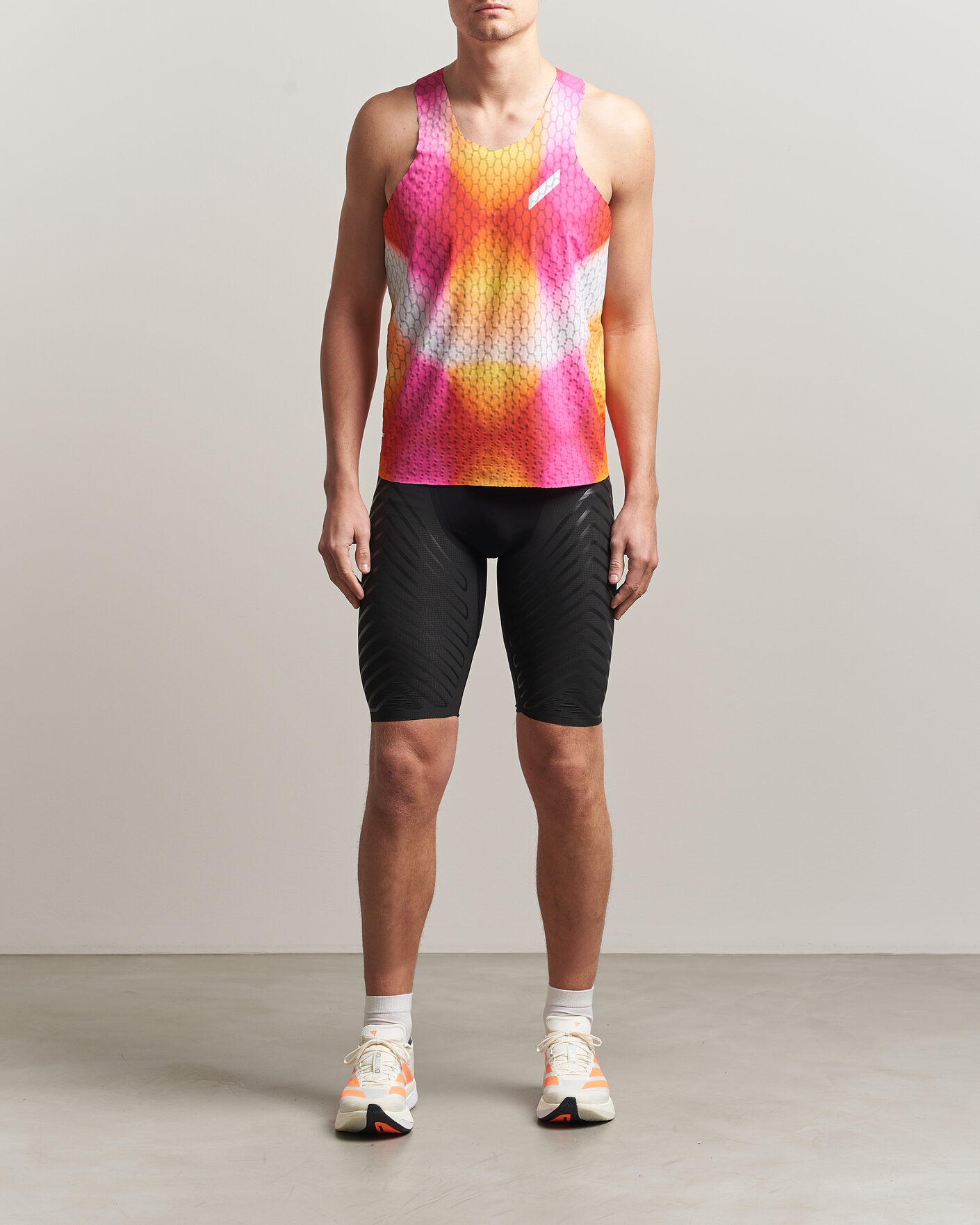 Herr | T-Shirts | SOAR Running | Graphene Race Vest Red/Orange