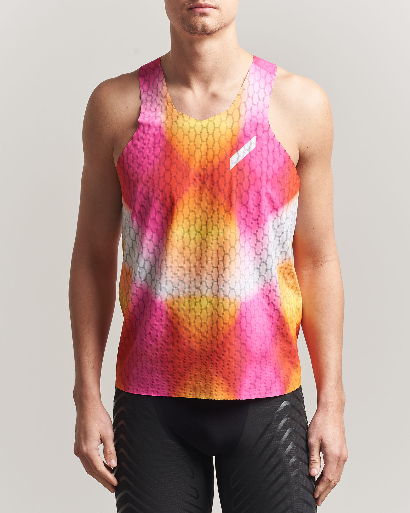 Herr | T-Shirts | SOAR Running | Graphene Race Vest Red/Orange