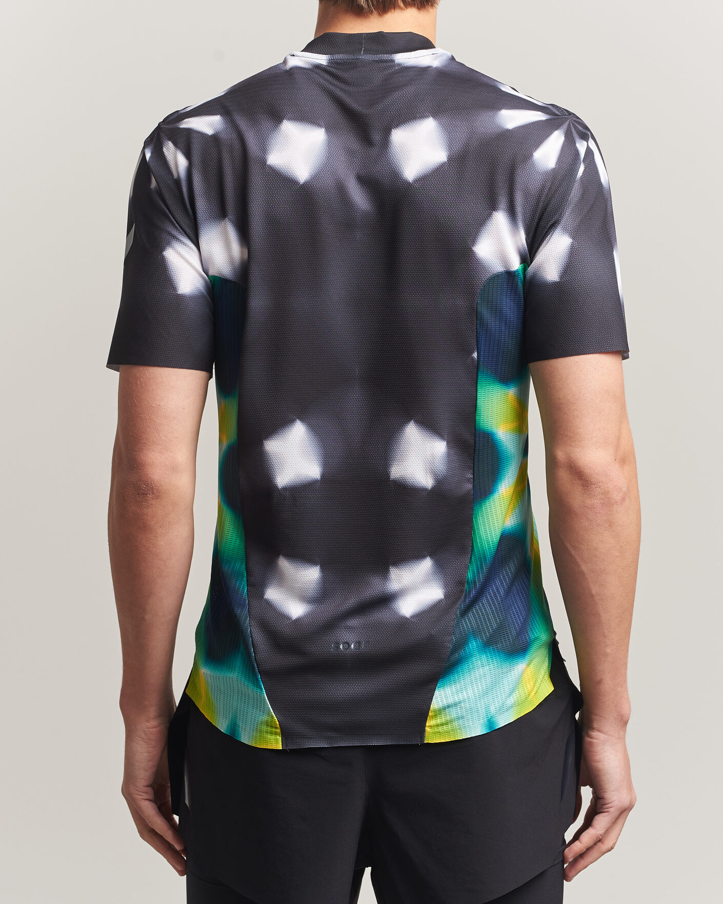 Herr | T-Shirts | SOAR Running | Trail Race Top Black/Fade Grey