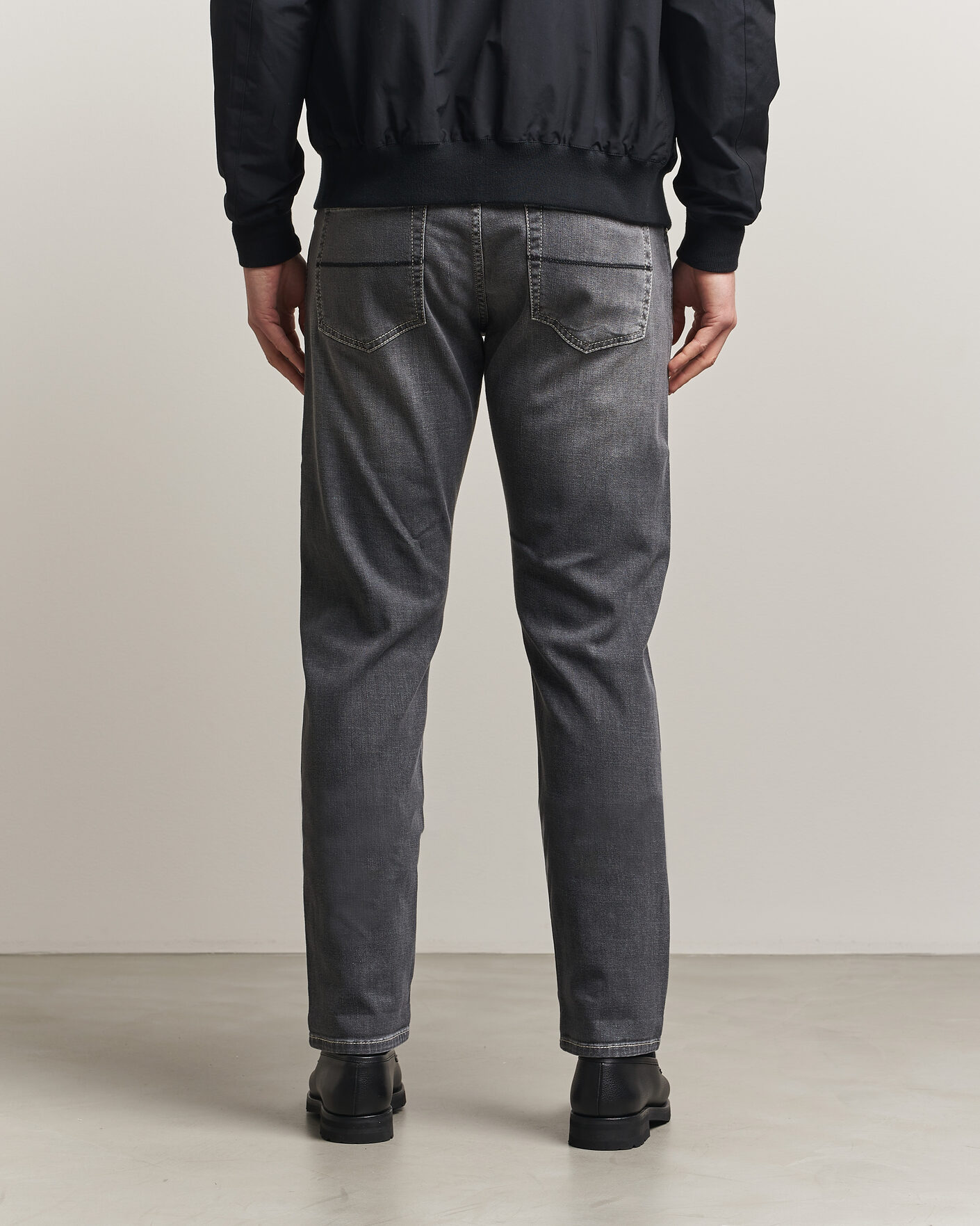 Herr | Jeans | Tramarossa | Michelangelo Contrast Seam Stretch Jeans Dark Grey