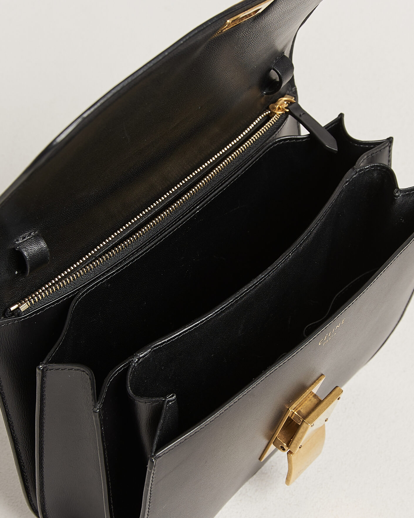 Herr | Pre-Owned & Vintage Bags | Celine Pre-Owned | Box Bag Medium Black