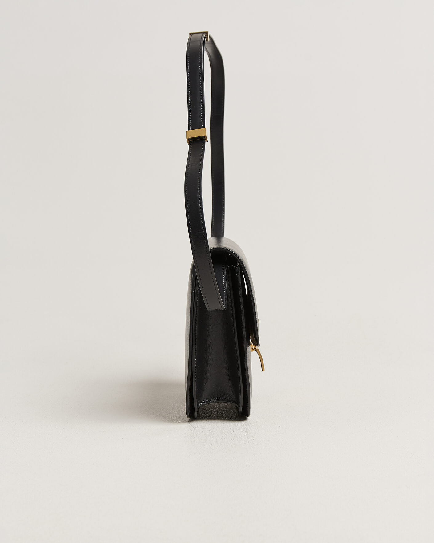 Herr | Pre-Owned & Vintage Bags | Celine Pre-Owned | Box Bag Medium Black