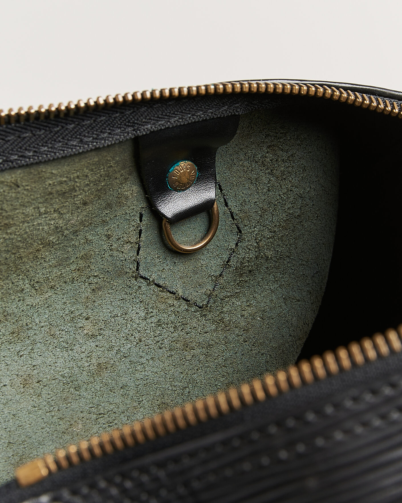 Herr | Pre-Owned & Vintage Bags | Louis Vuitton Pre-Owned | Speedy 25 Epi Leather Black