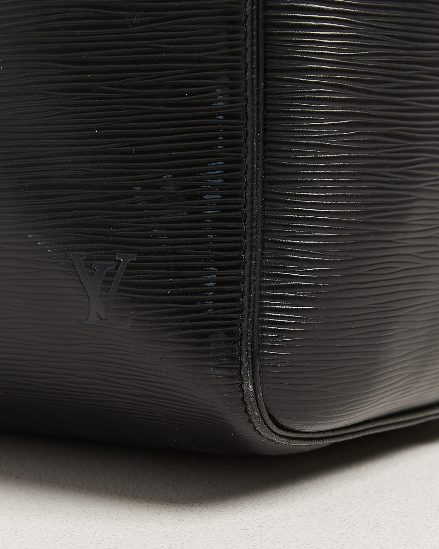 Herr | Pre-Owned & Vintage Bags | Louis Vuitton Pre-Owned | Keepall 55 Epi Leather Black