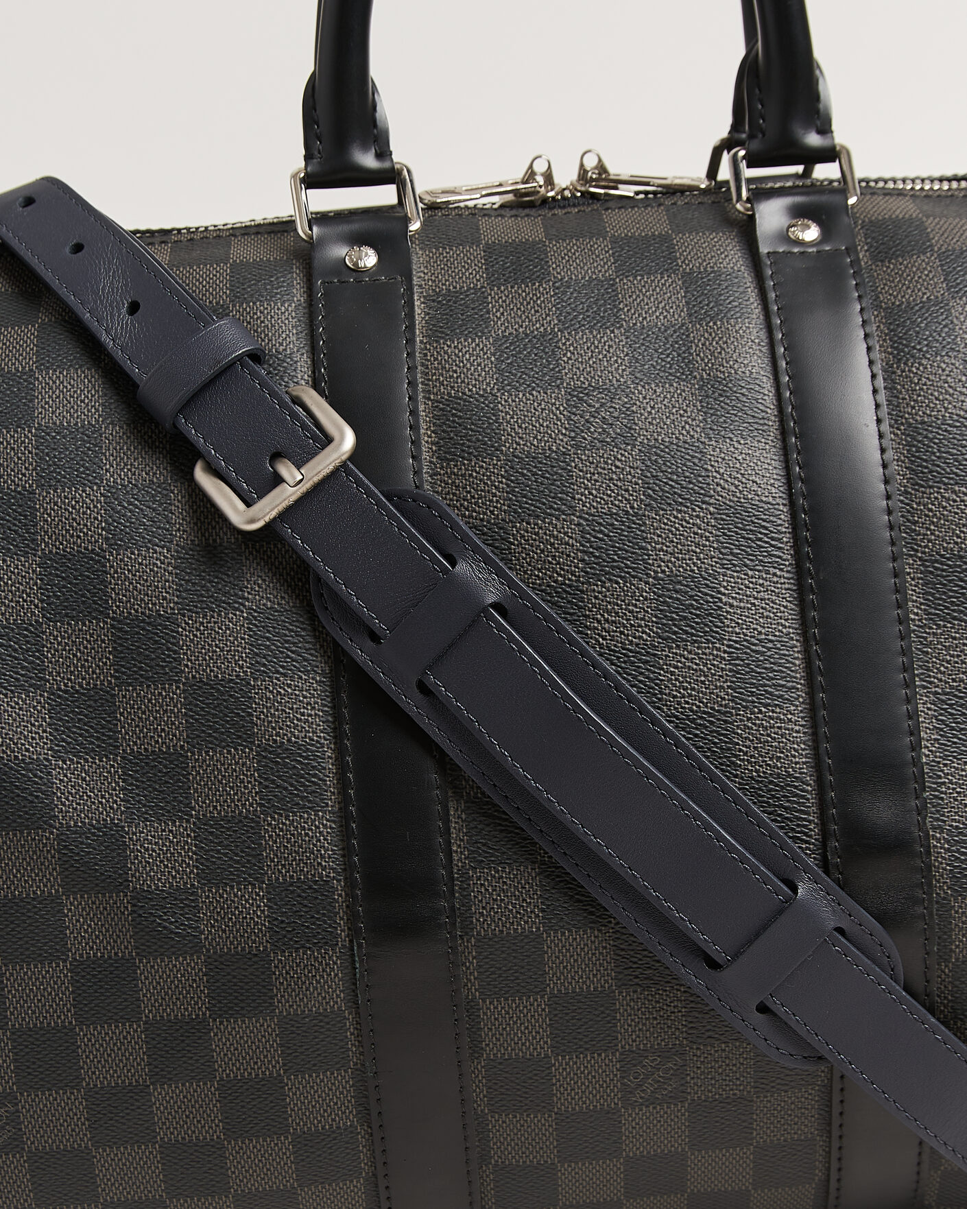 Herr | Pre-Owned & Vintage Bags | Louis Vuitton Pre-Owned | Keepall Bandouliére 45 Damier Graphite