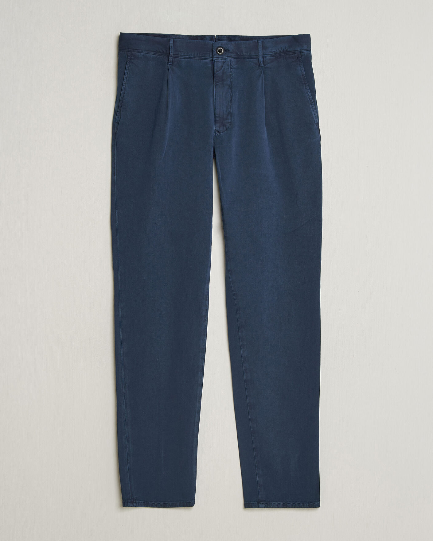 Herr | Byxor | Incotex | Tapered Fit Pleated Linen Slacks Navy