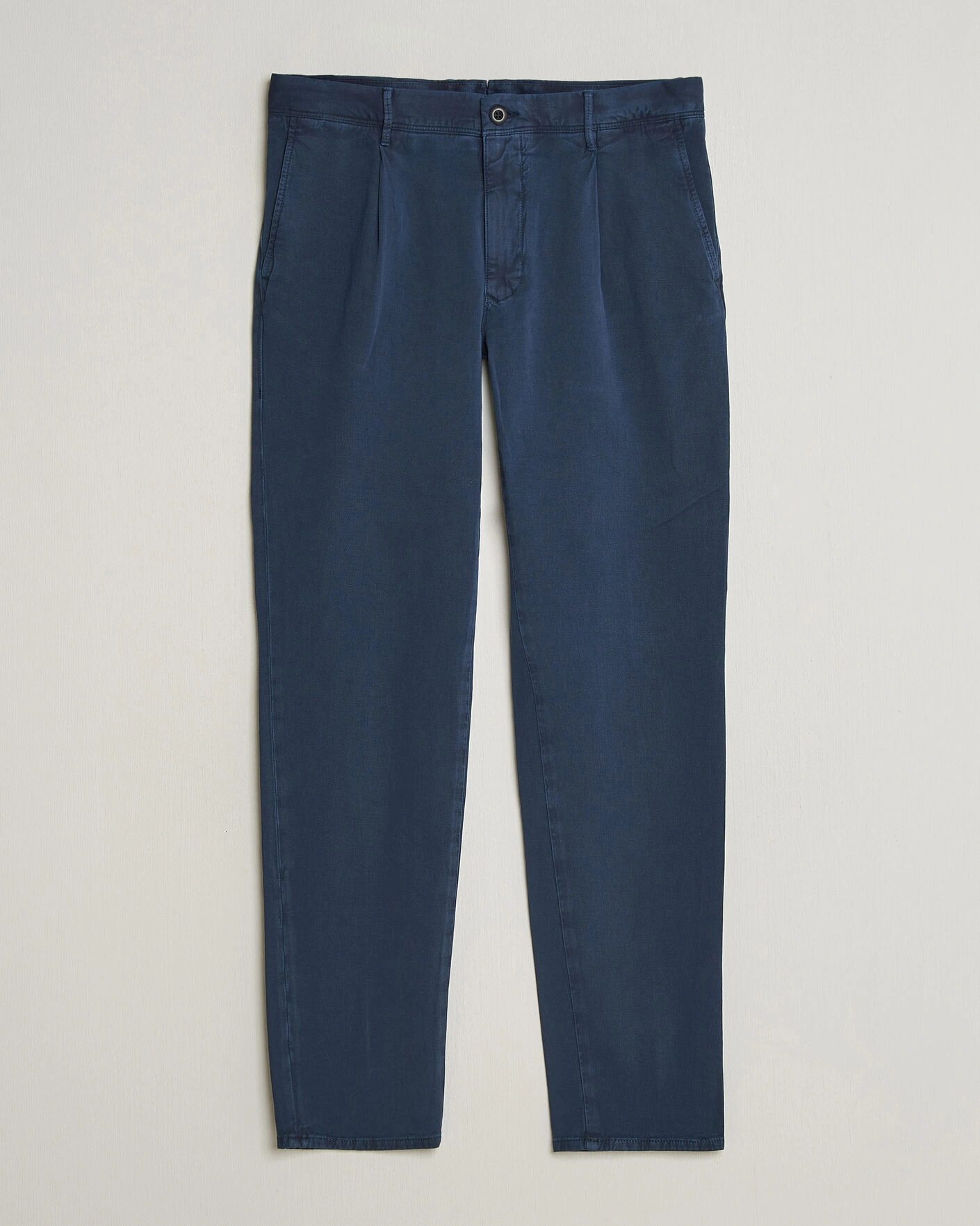 Herr | Byxor | Incotex | Tapered Fit Pleated Linen Slacks Navy