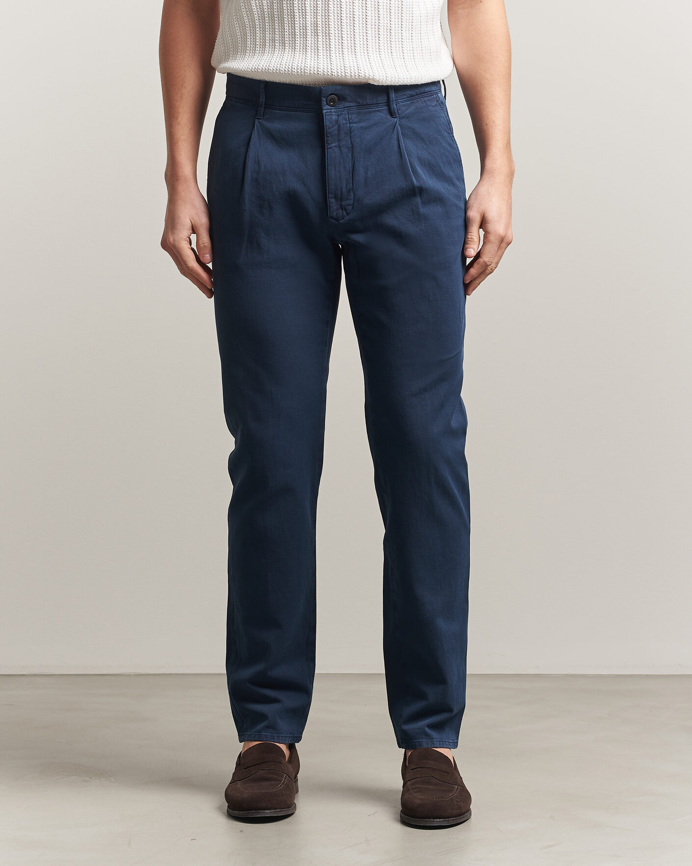 Herr | Byxor | Incotex | Tapered Fit Pleated Linen Slacks Navy