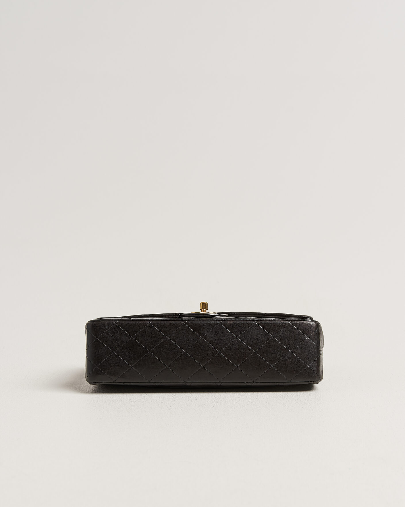 Herr | Pre-Owned & Vintage Bags | Chanel Pre-Owned | Classic Medium Double Flap Bag Lambskin Black