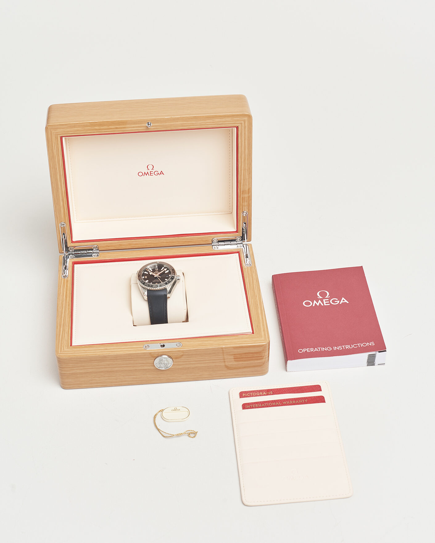 Herr | Omega Pre-Owned Seamaster Planet Ocean 600M GMT | Omega Pre-Owned | Seamaster Planet Ocean 600M GMT