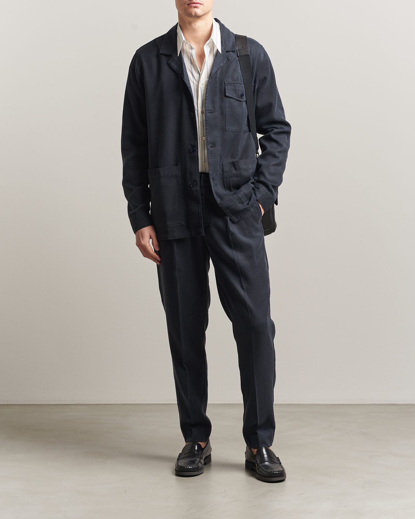 Herr | Skjortor | A Day's March | Banagher Lyocell Overshirt Navy