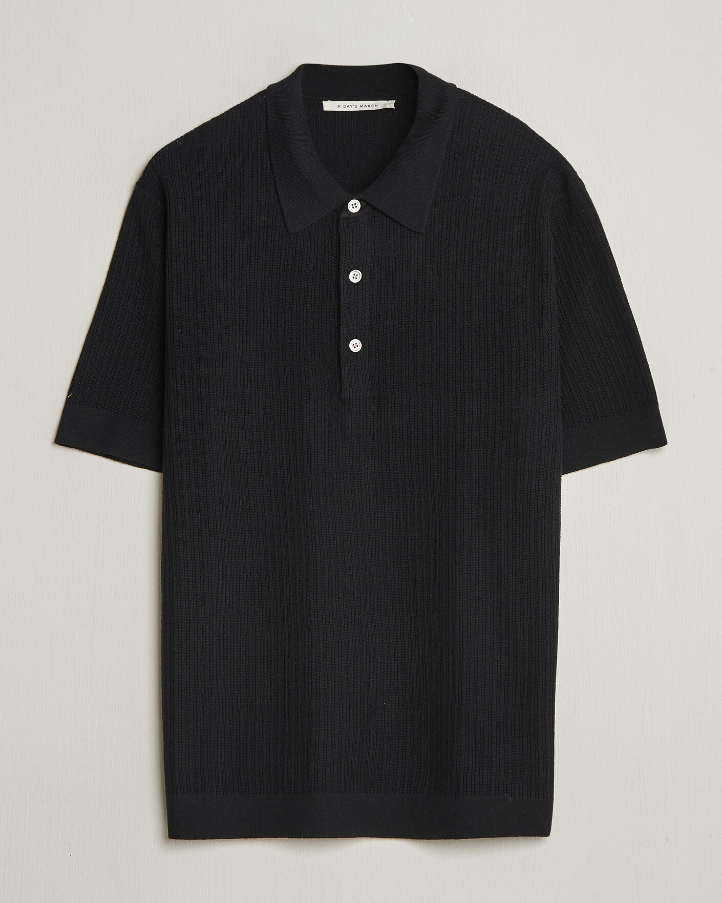Herr | Pikéer | A Day's March | Aspen Structured Knitted Polo Black