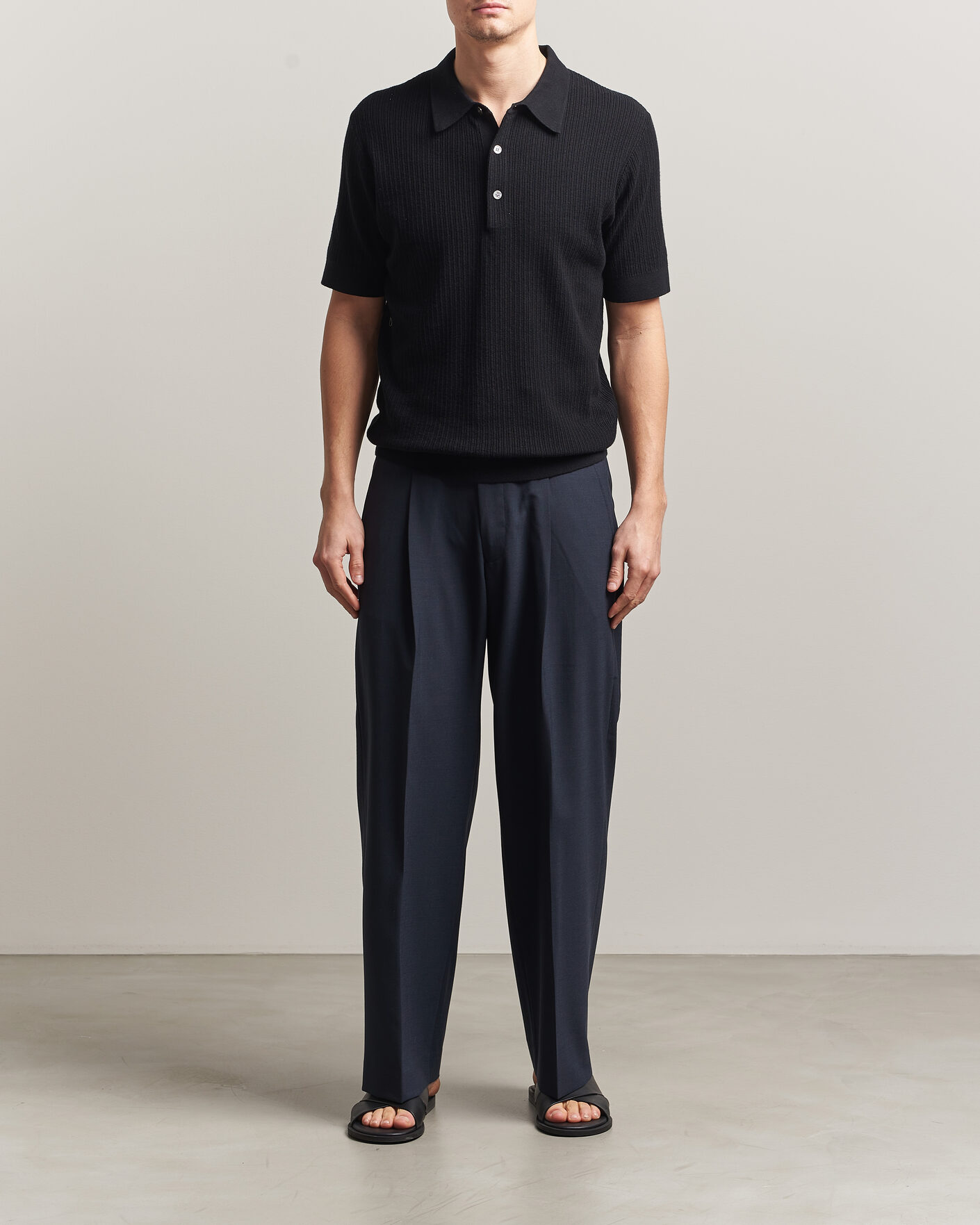 Herr | Pikéer | A Day's March | Aspen Structured Knitted Polo Black