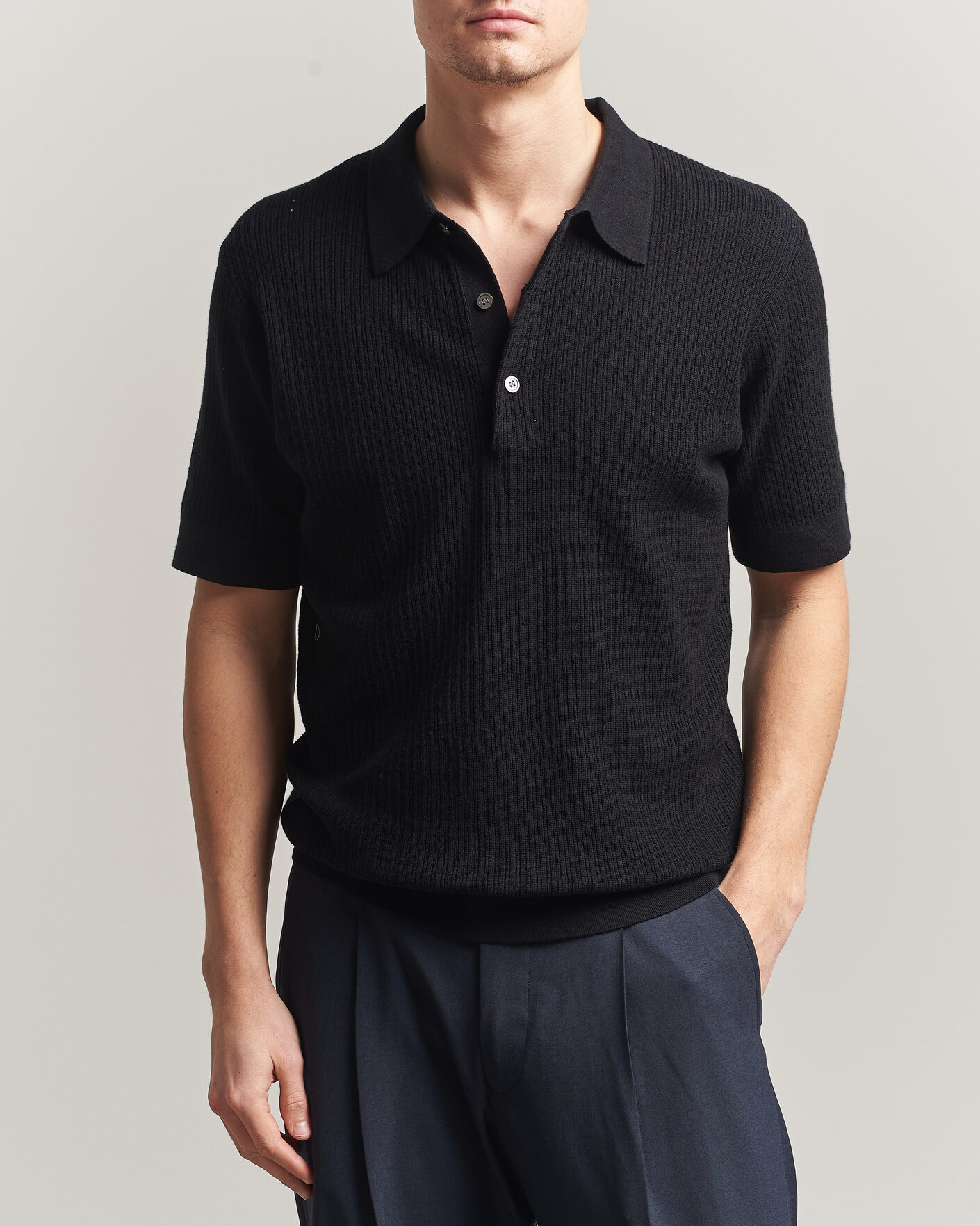 Herr | Pikéer | A Day's March | Aspen Structured Knitted Polo Black