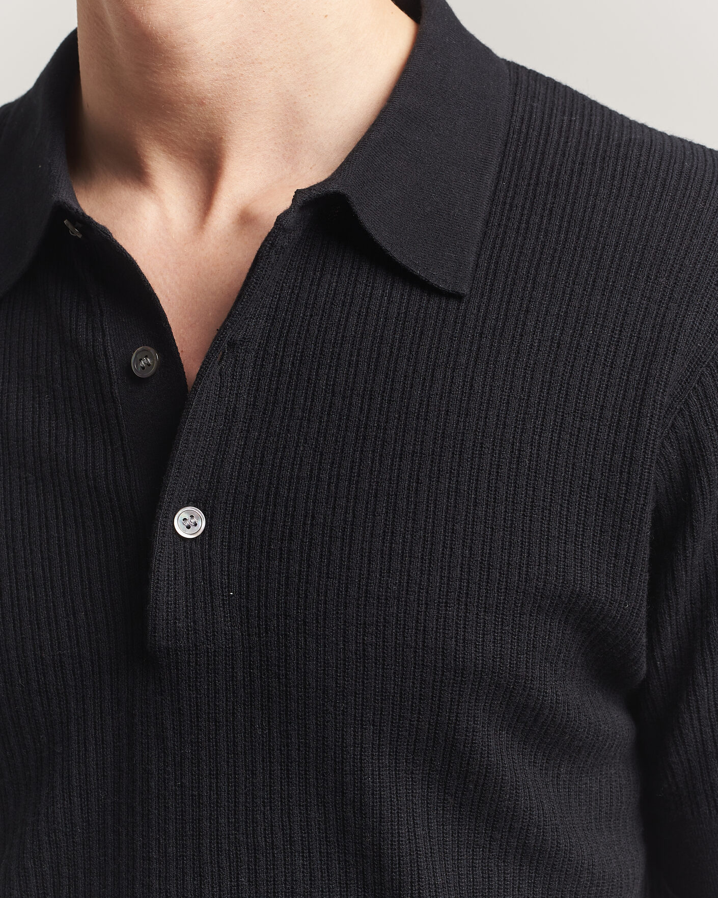 Herr | Pikéer | A Day's March | Aspen Structured Knitted Polo Black