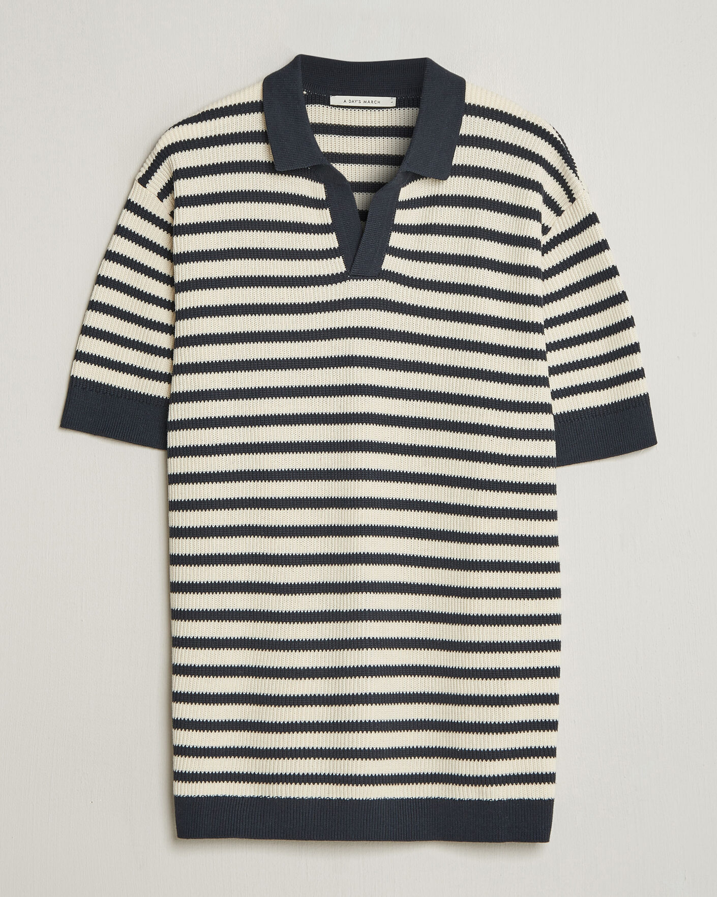Herr | Pikéer | A Day's March | Jeremy Striped Knitted Polo Off White/Navy