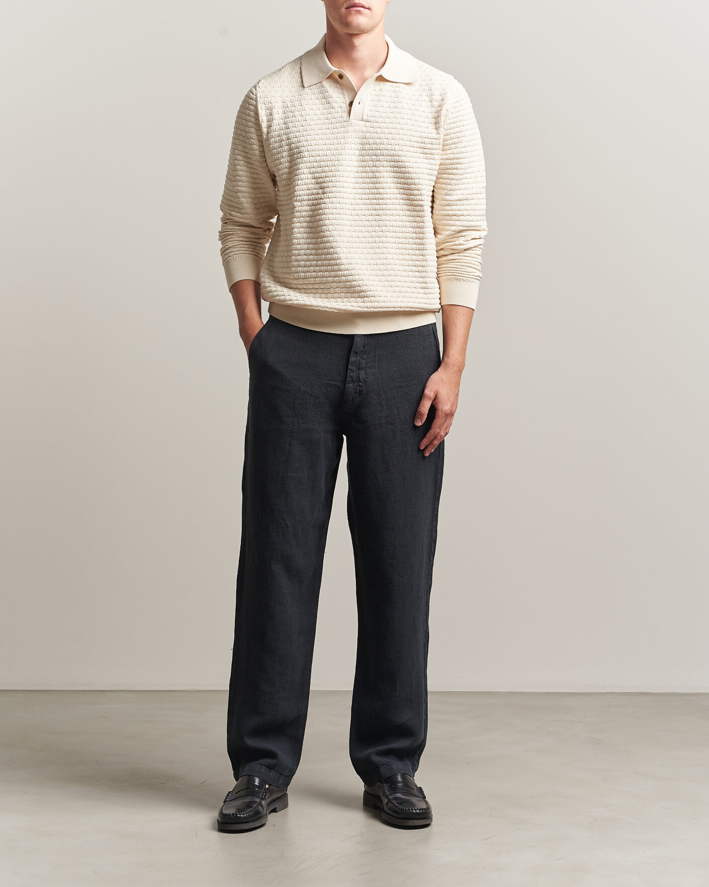 Herr | Byxor | A Day's March | Redwood Linen Trousers Black