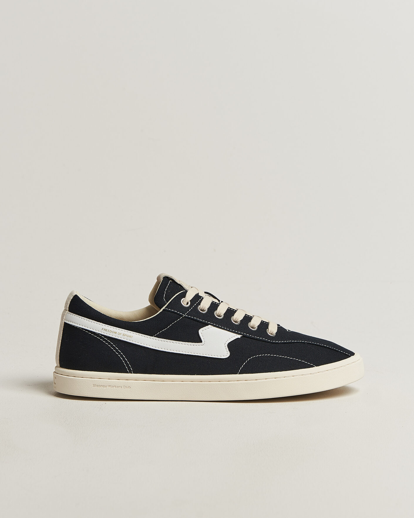 Herr | Sneakers | Stepney Workers Club | Surma S-Strike Canvas Sneaker Black