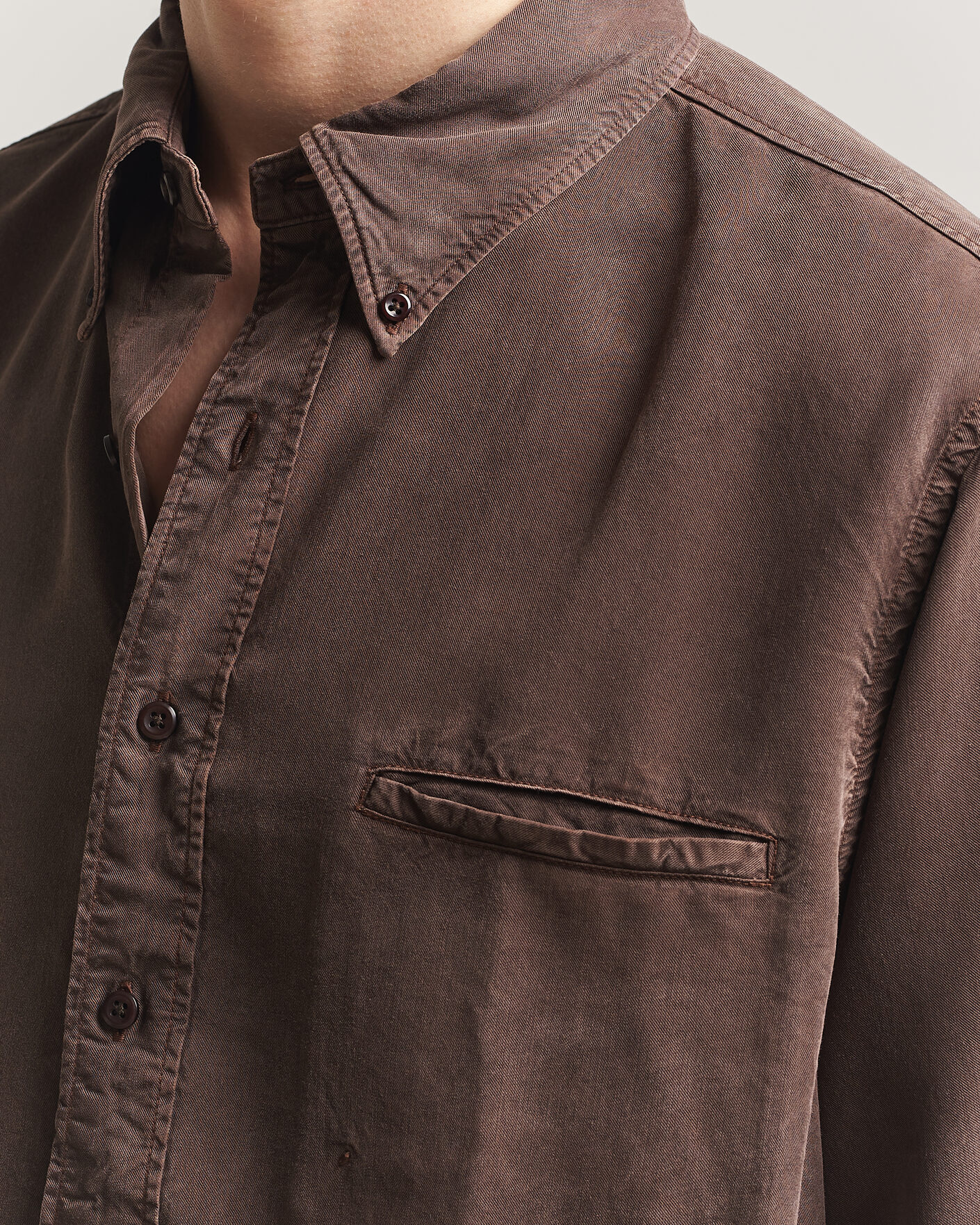 Herr | Skjortor | Filippa K | Zack Lyocell Shirt Dark Chocolate