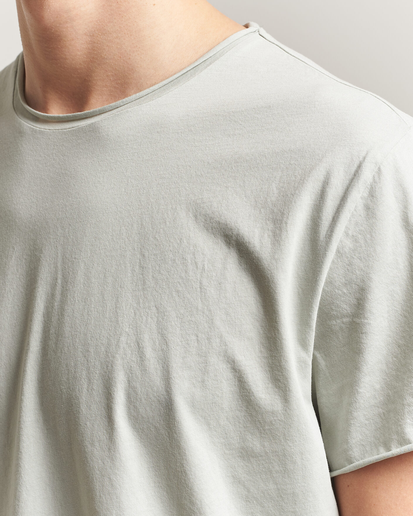 Herr | T-Shirts | Filippa K | Roll Neck Crew Neck T-Shirt Silver Grey