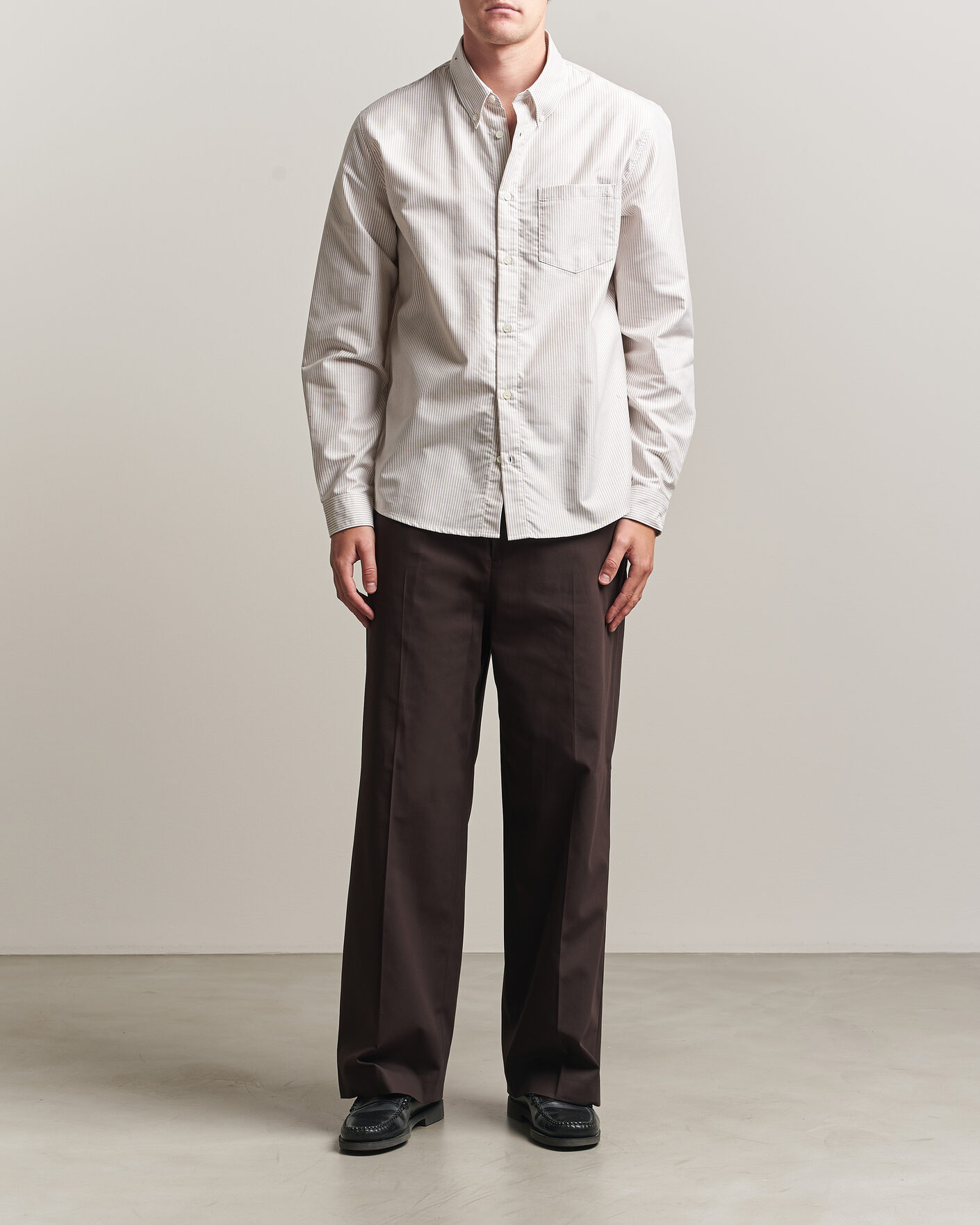 Herr | Byxor | Filippa K | Reeve Cotton Trousers Dark Chocolate