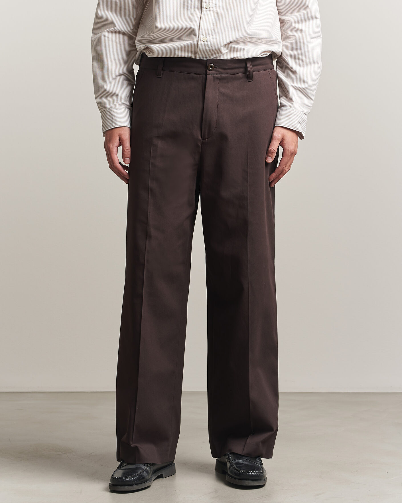 Herr | Byxor | Filippa K | Reeve Cotton Trousers Dark Chocolate