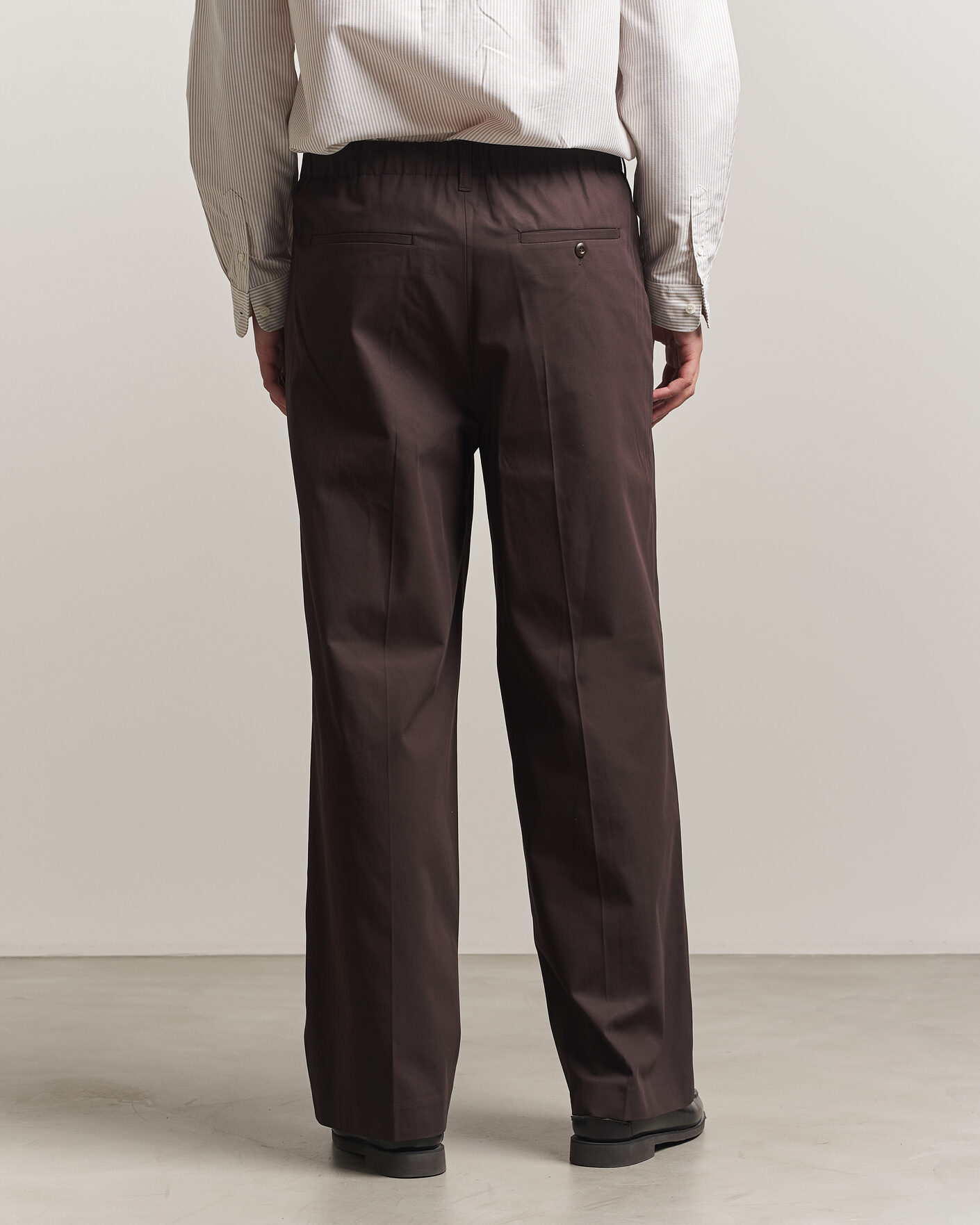 Herr | Byxor | Filippa K | Reeve Cotton Trousers Dark Chocolate