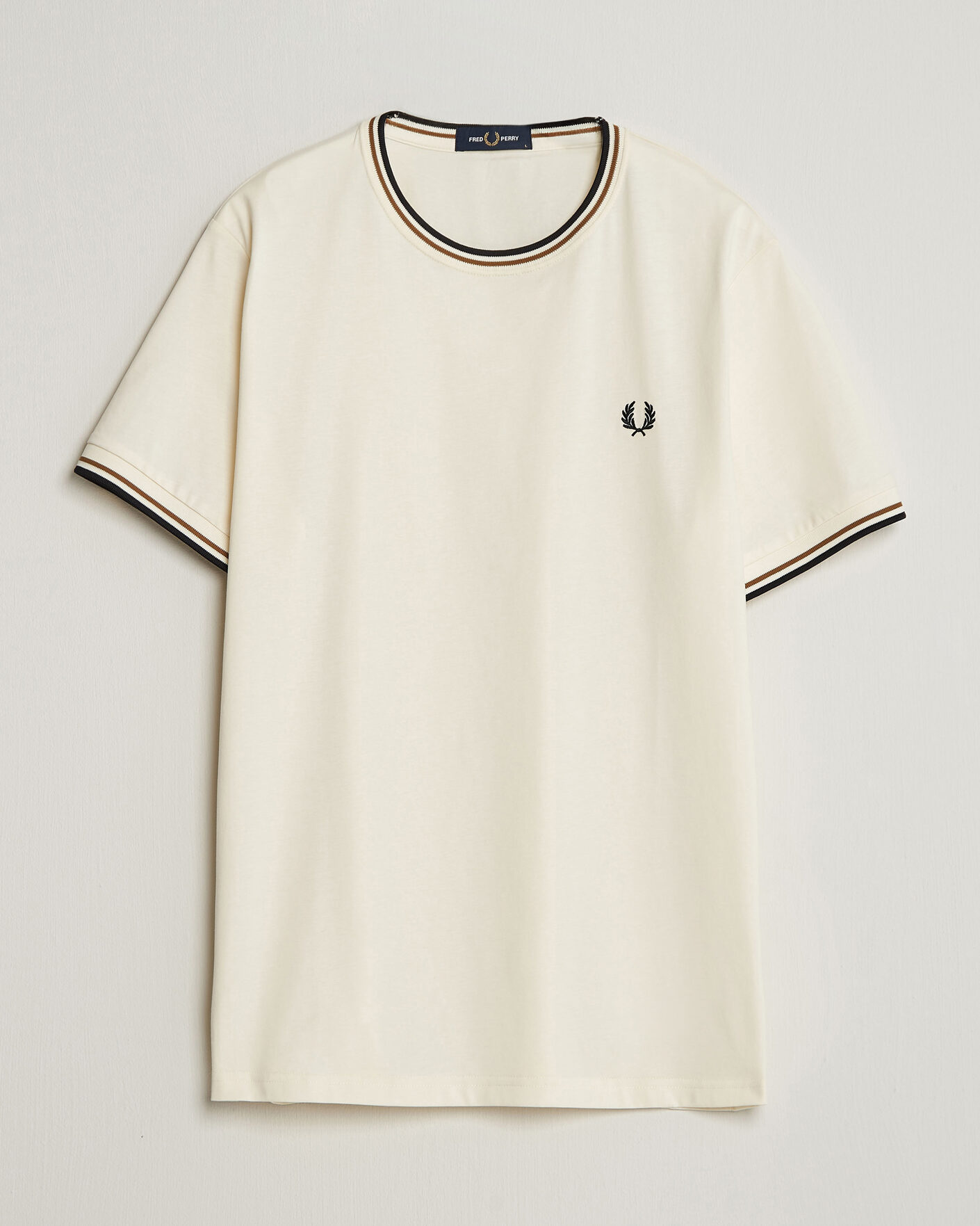 Herr | T-Shirts | Fred Perry | Twin Tipped T-Shirt Ecru