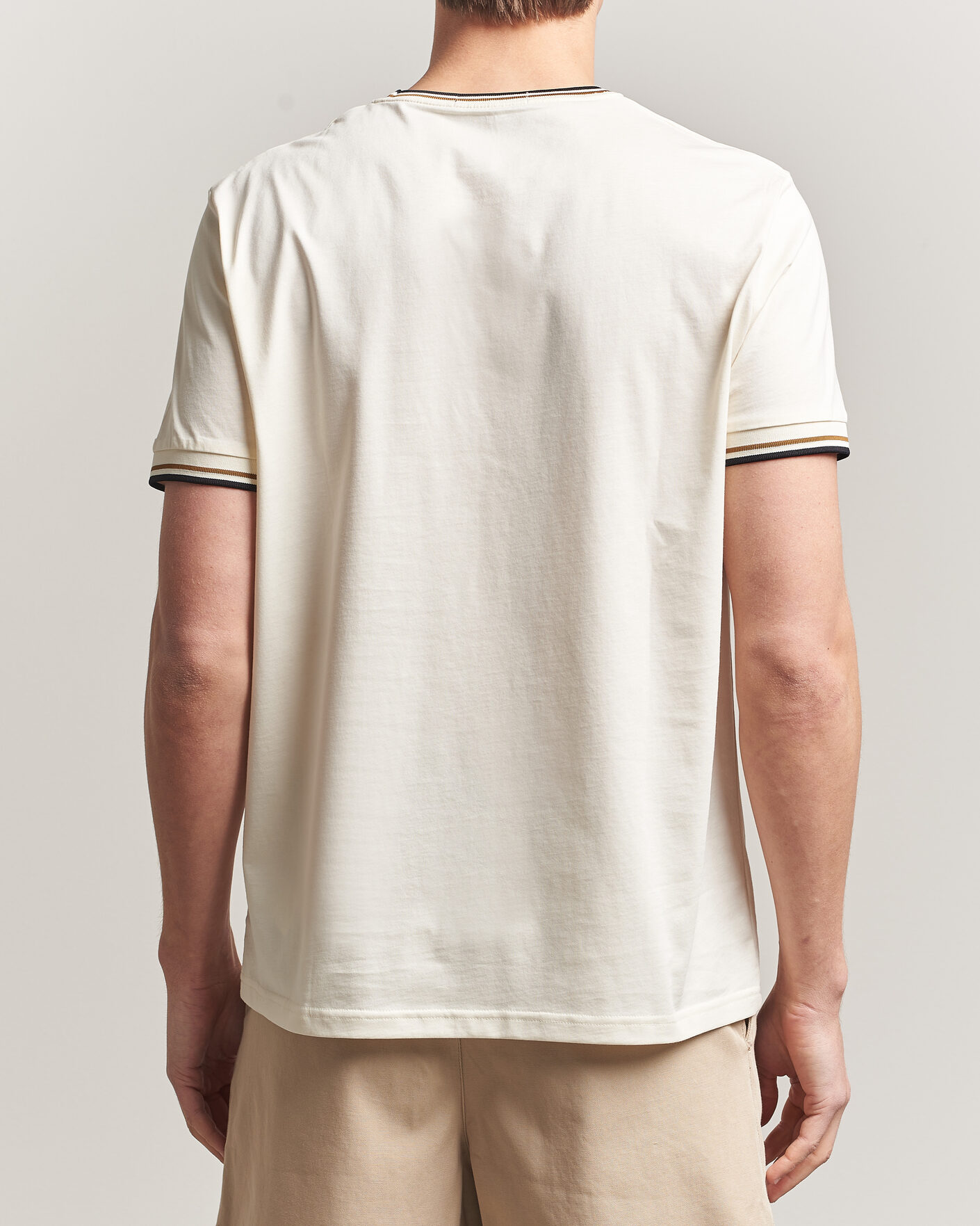 Herr | T-Shirts | Fred Perry | Twin Tipped T-Shirt Ecru